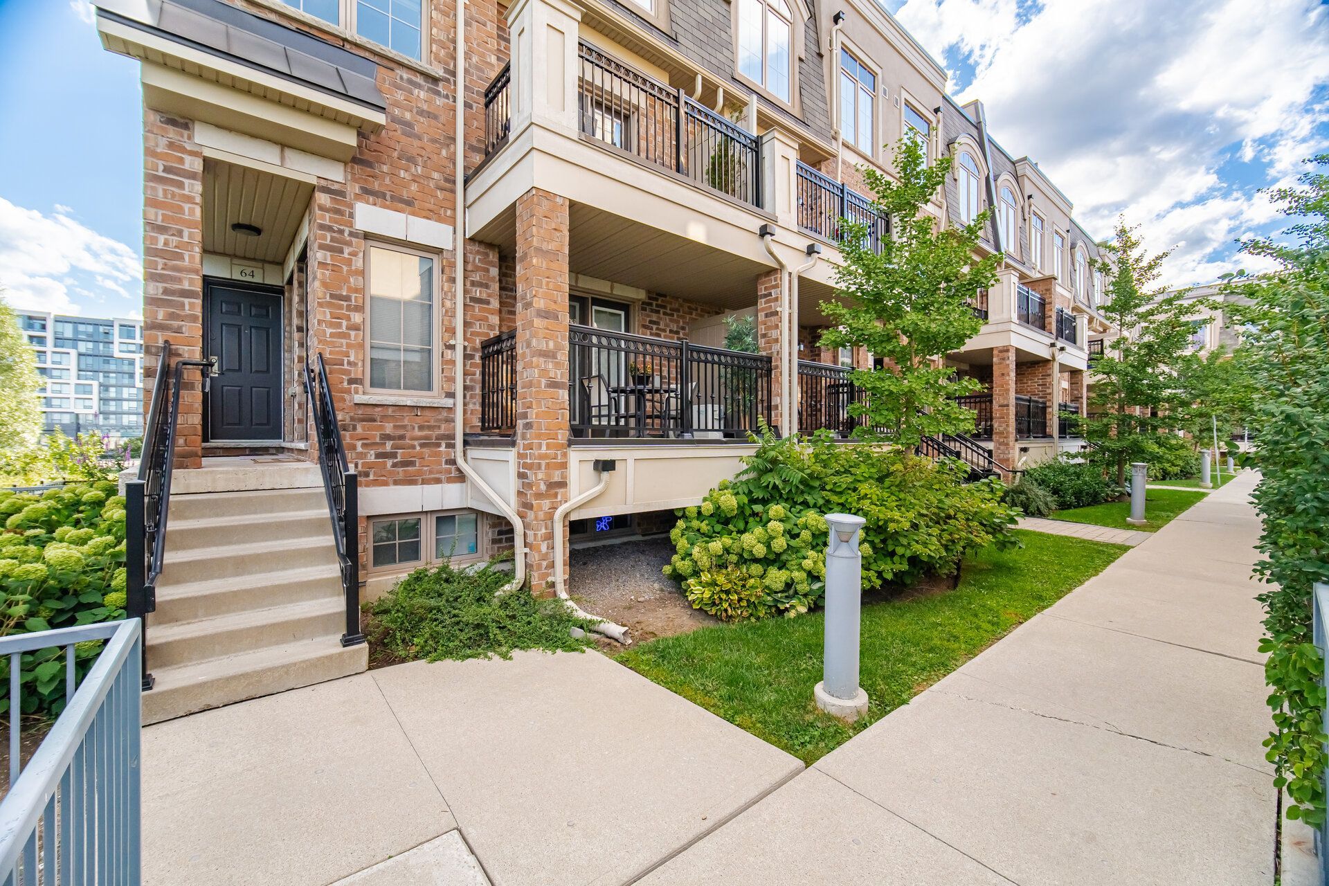 2441 Greenwich Drive 66, Oakville, On L6m 0s4