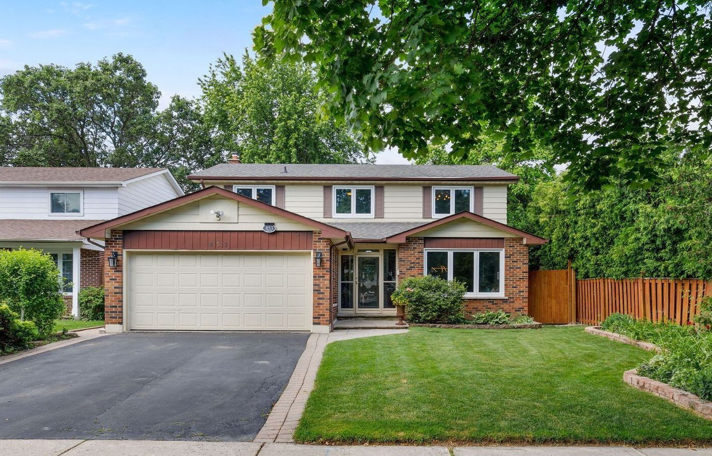 853 Kowal Drive, Mississauga, On L5h 3t3