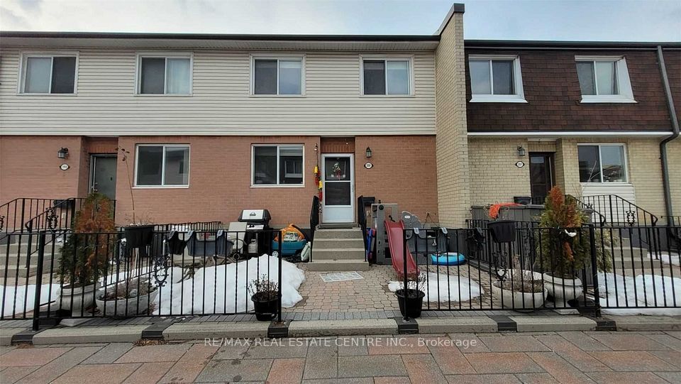 2170 Bromsgrove Road 200, Mississauga, On L5j 4j2