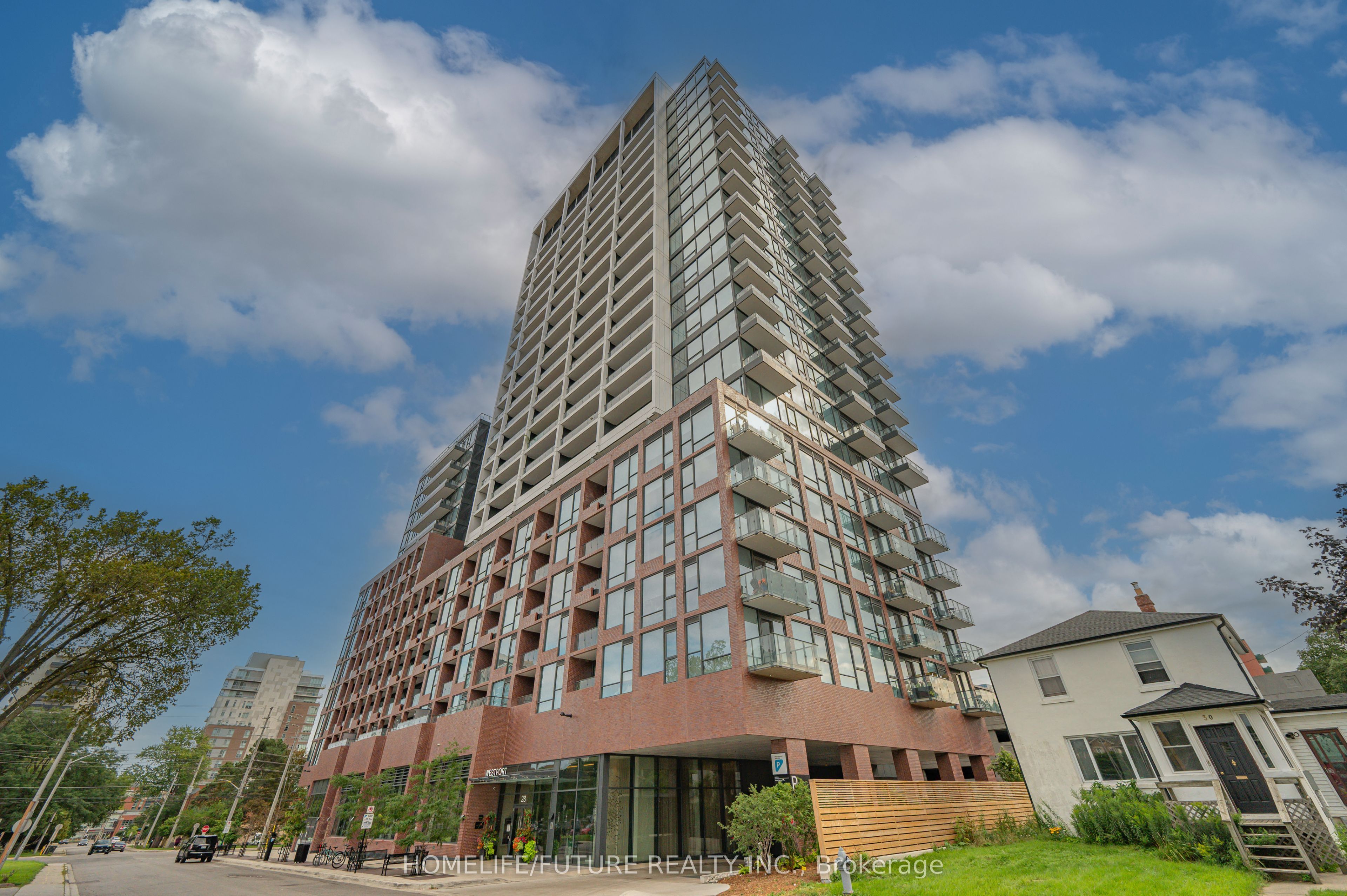 28 Ann Street 208, Mississauga, On L5g 0e1