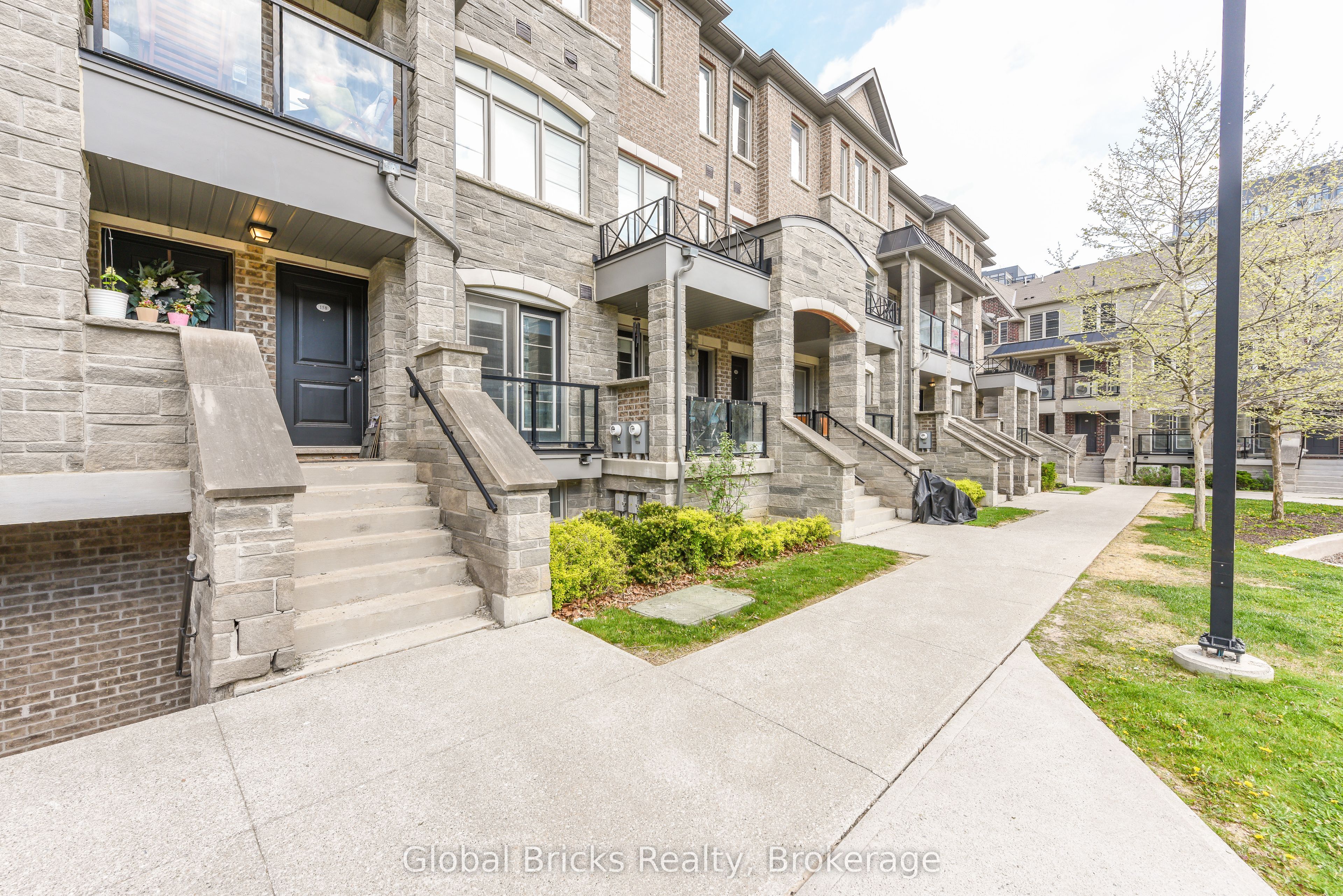 200 Veterans Drive 157, Brampton, On L7a 5k7