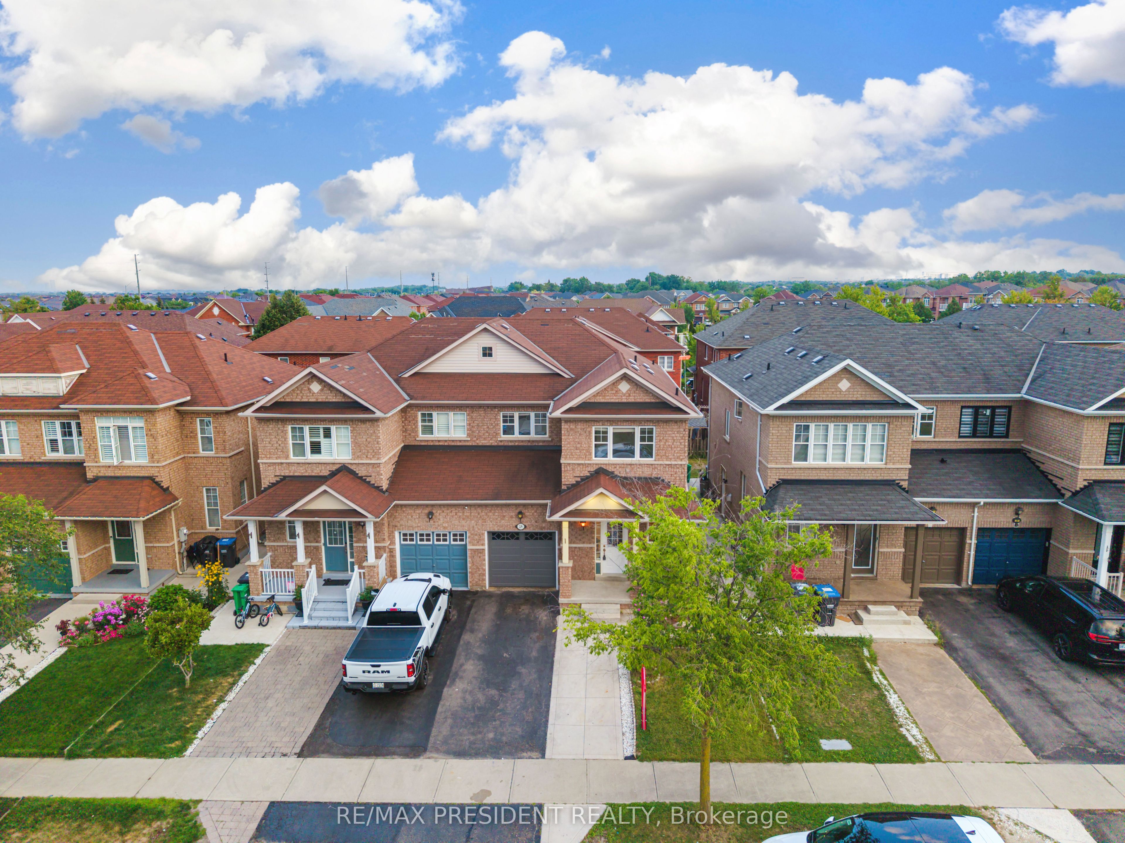29 Prudhomme Drive, Brampton, On L6r 0g9