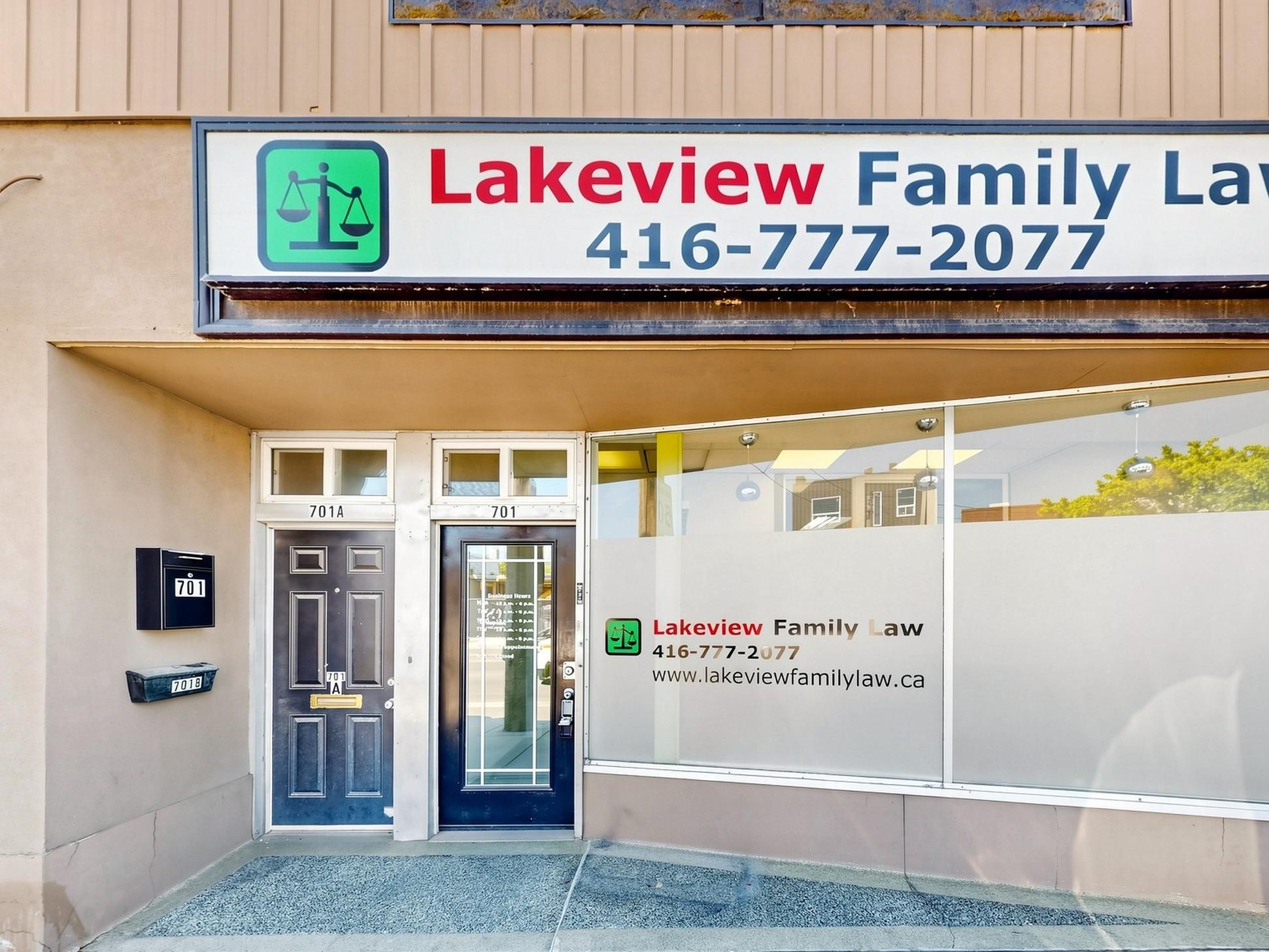 701 The Queensway Avenue, Toronto, On M8y 1l2