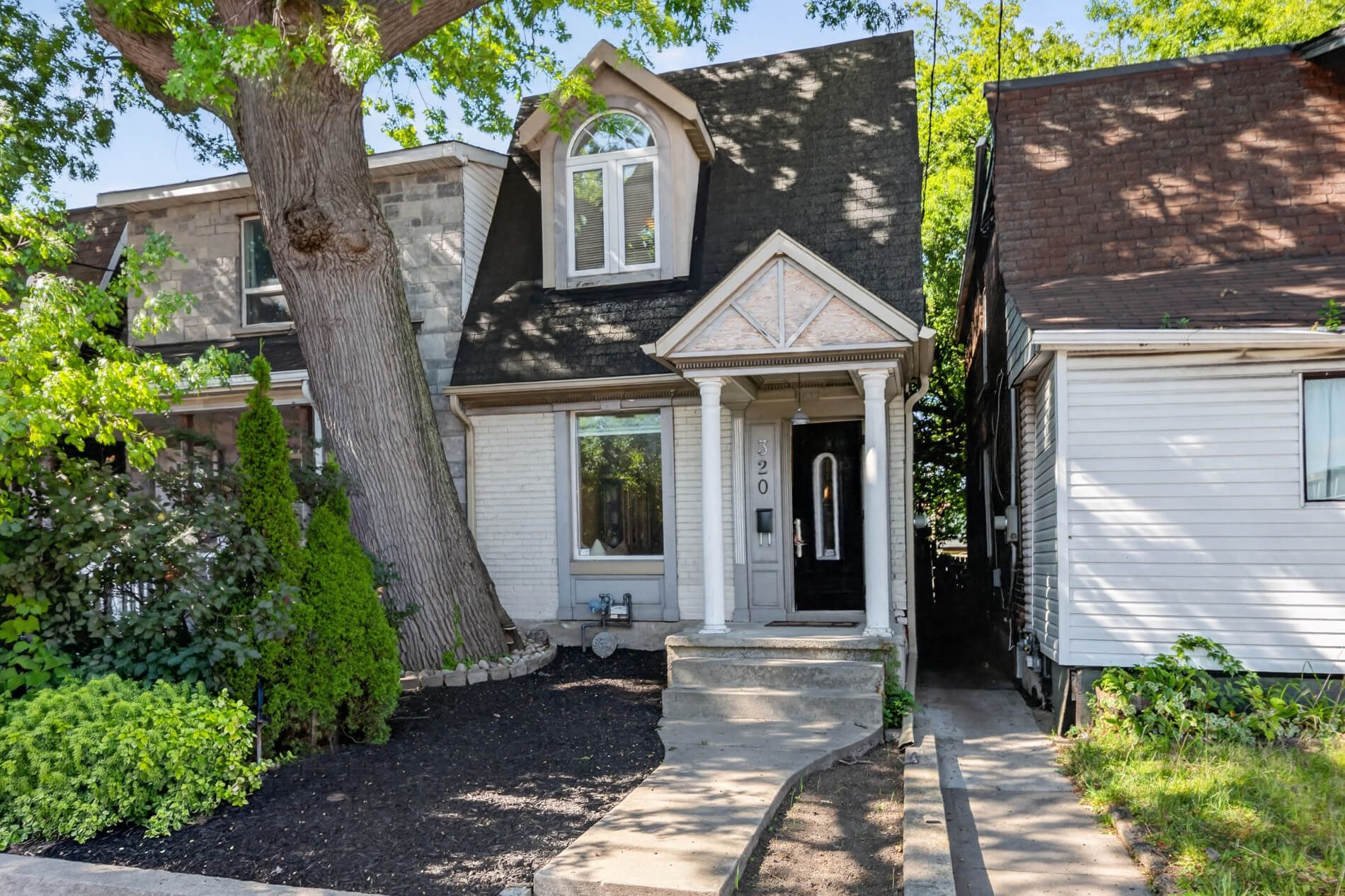 320 Weston Road, Toronto, On M6n 3p5