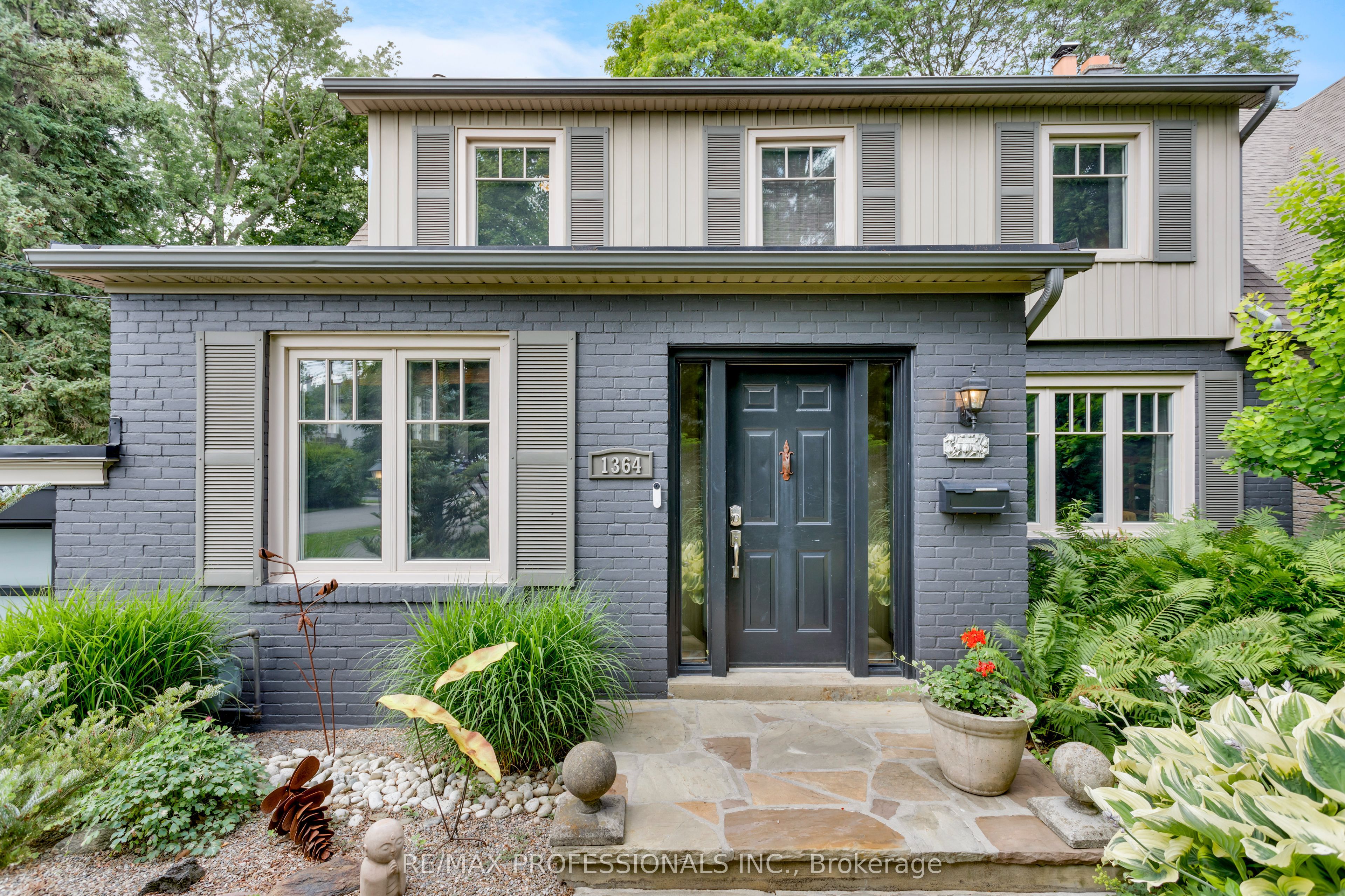 1364 Islington Avenue, Toronto, On M9a 3k6