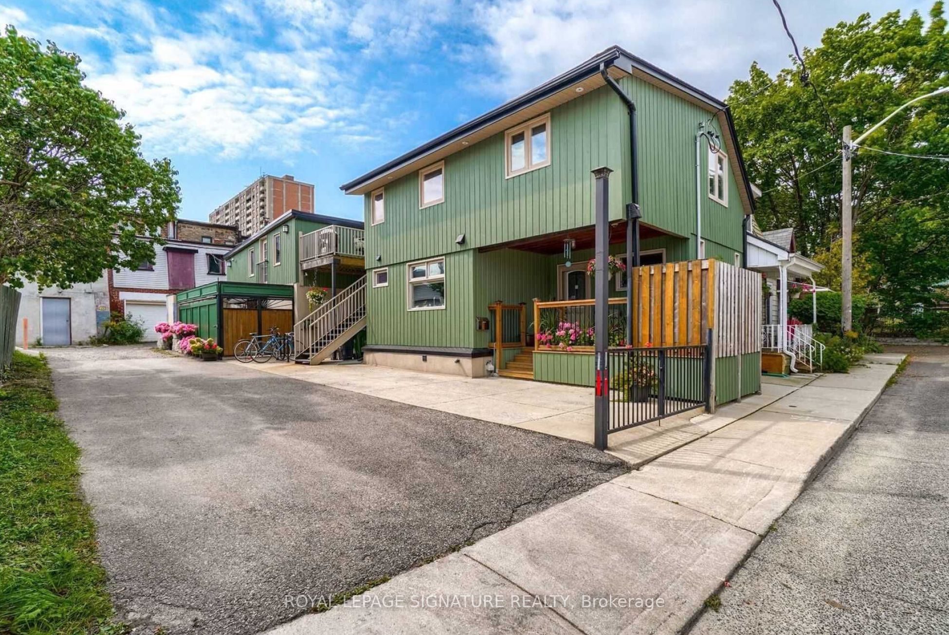 23 Abbs Street, Toronto, On M6k 1m5