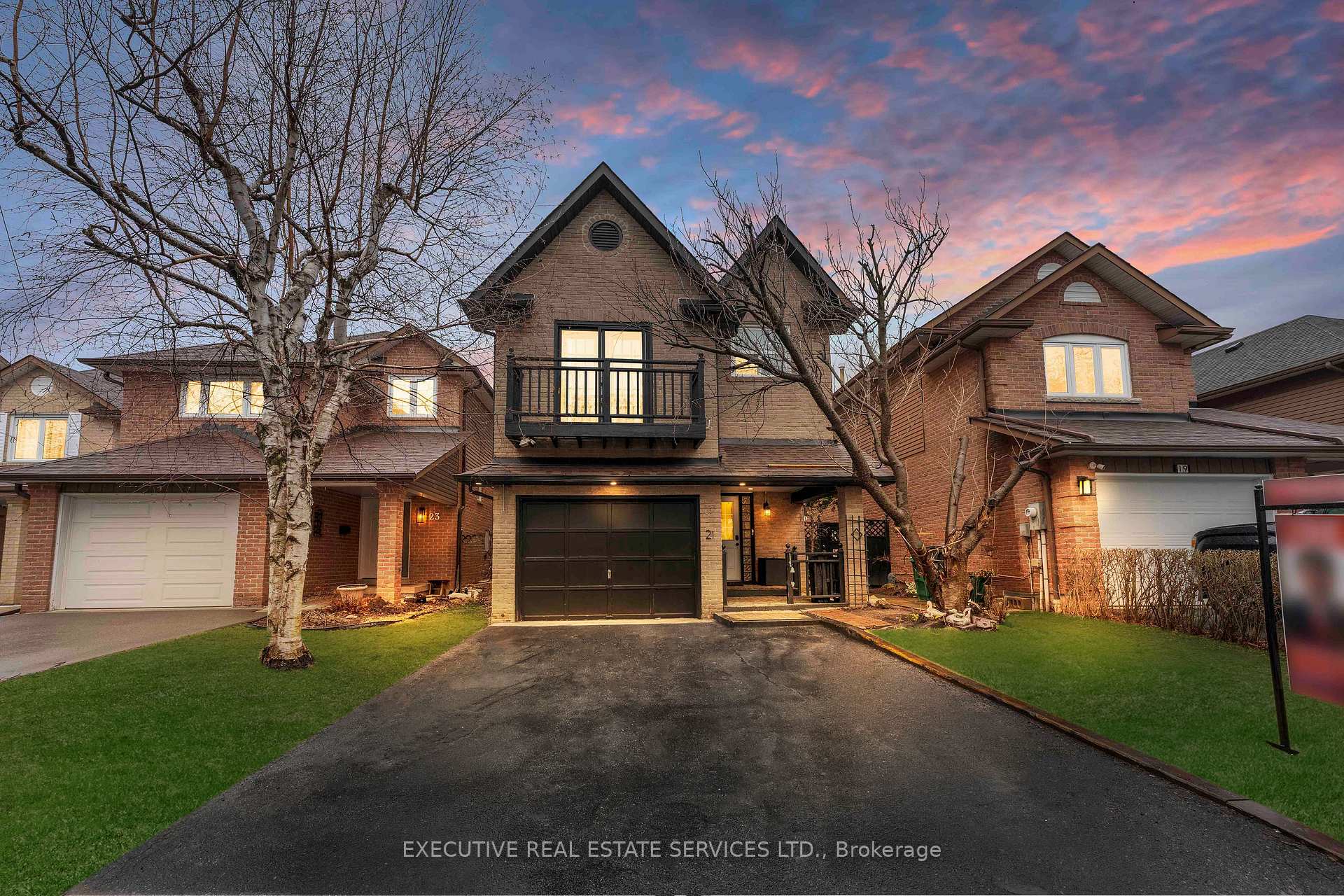 21 Garden Avenue, Brampton, On L6x 1m4
