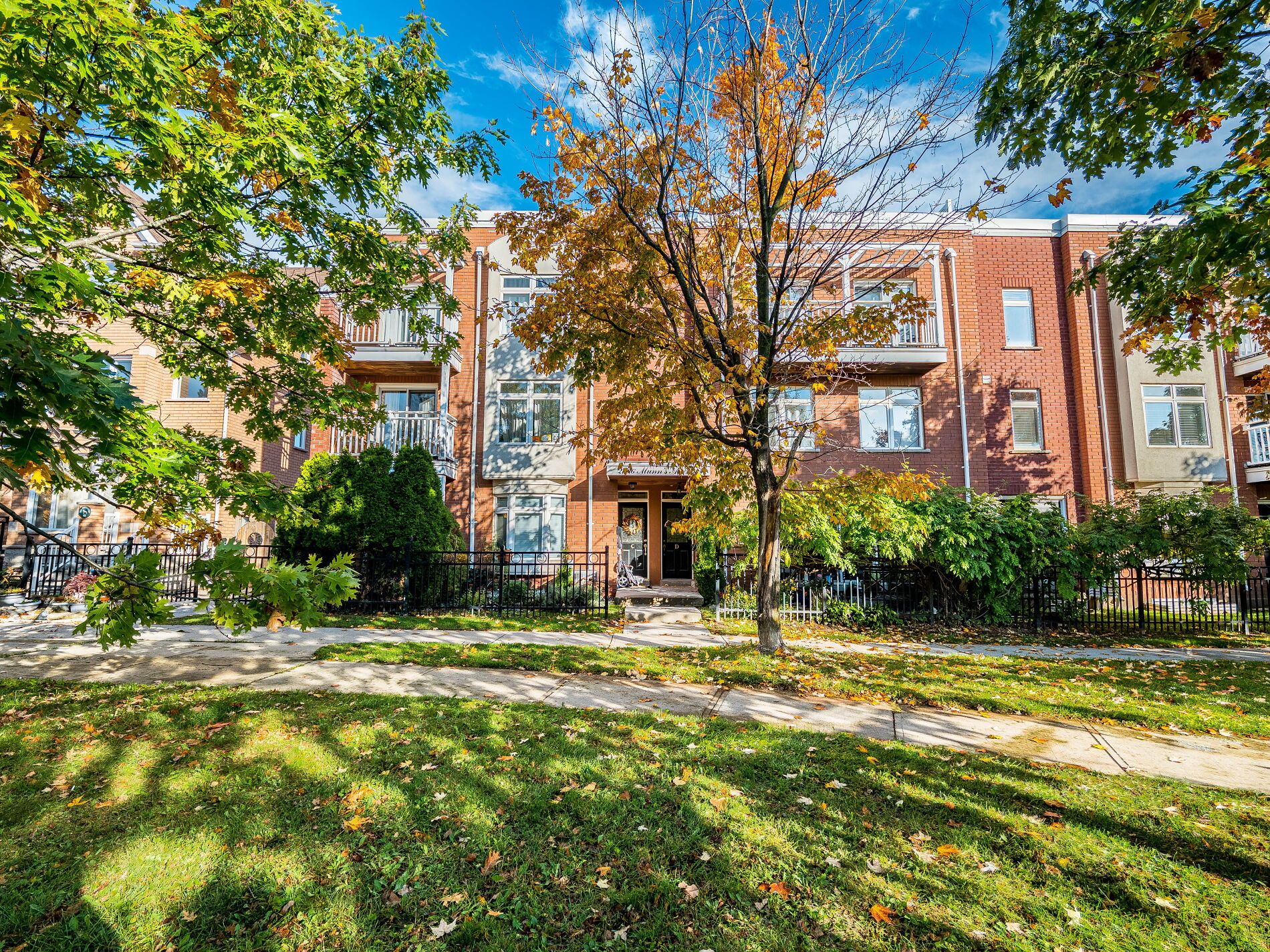 2386 Munn'S Avenue Unit E, Oakville, On L6h 6g9