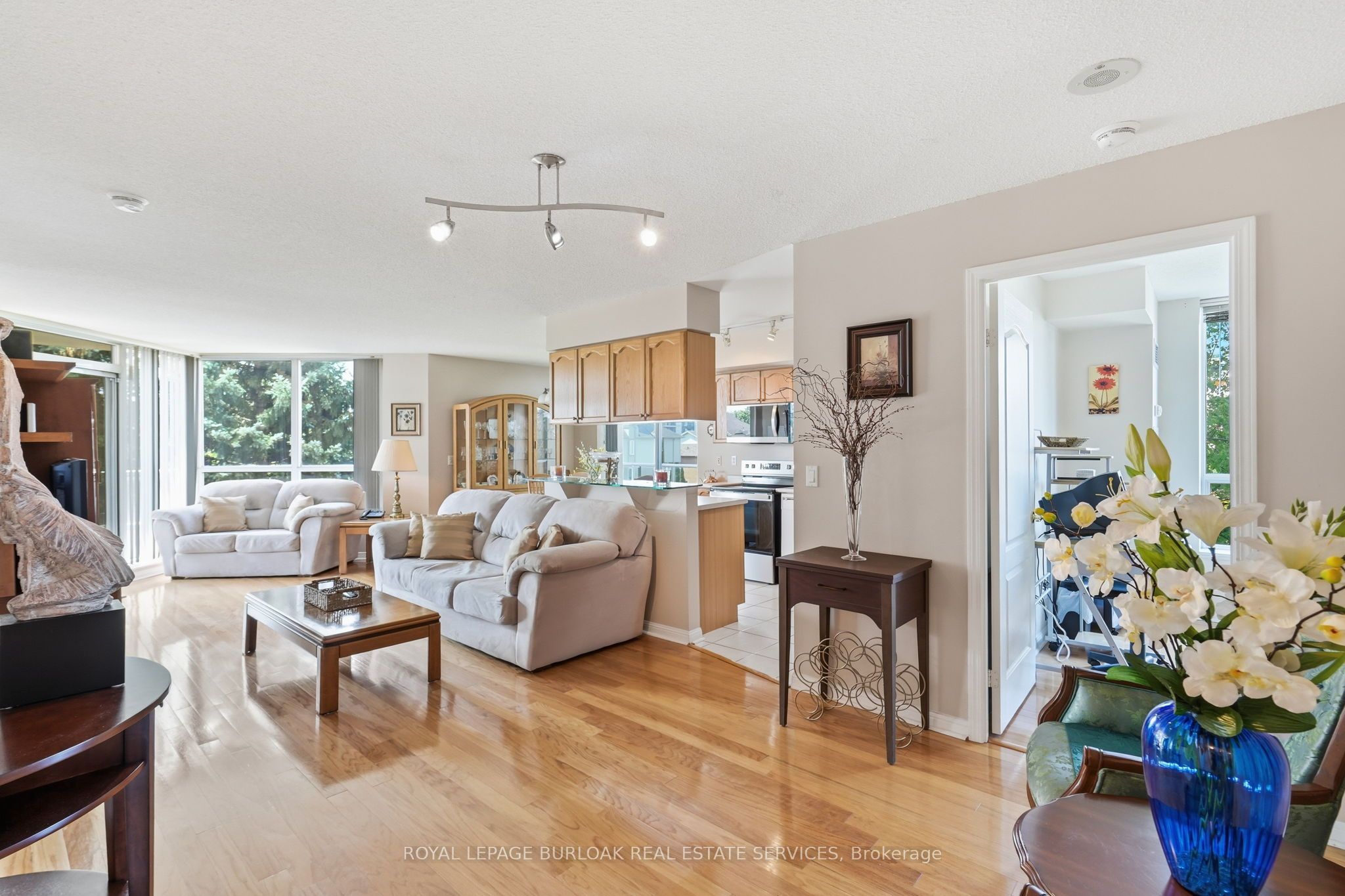 1150 Parkwest Place 301, Mississauga, On L5e 3k4