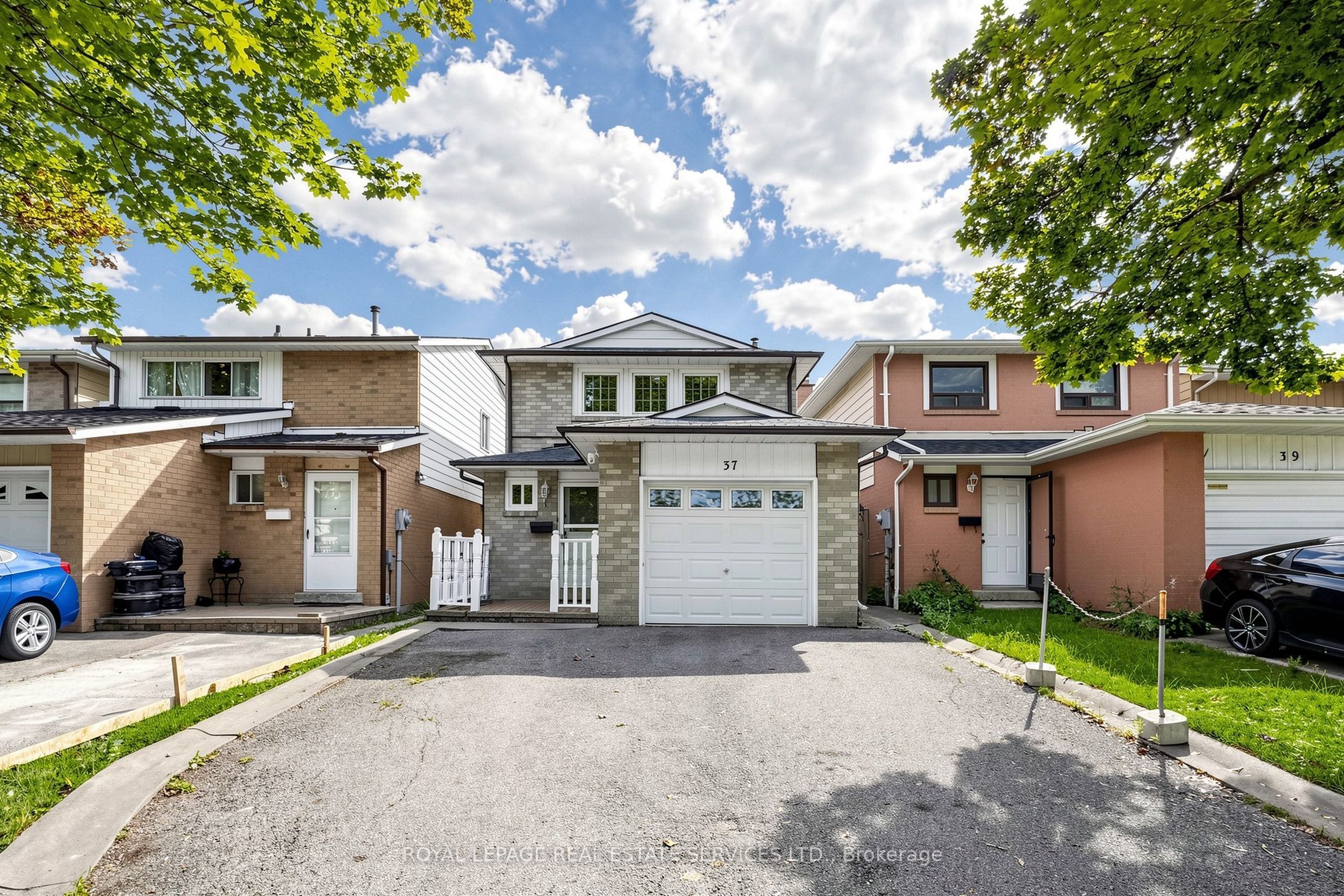 37 Woodsview Avenue, Toronto, On M9w 6b9
