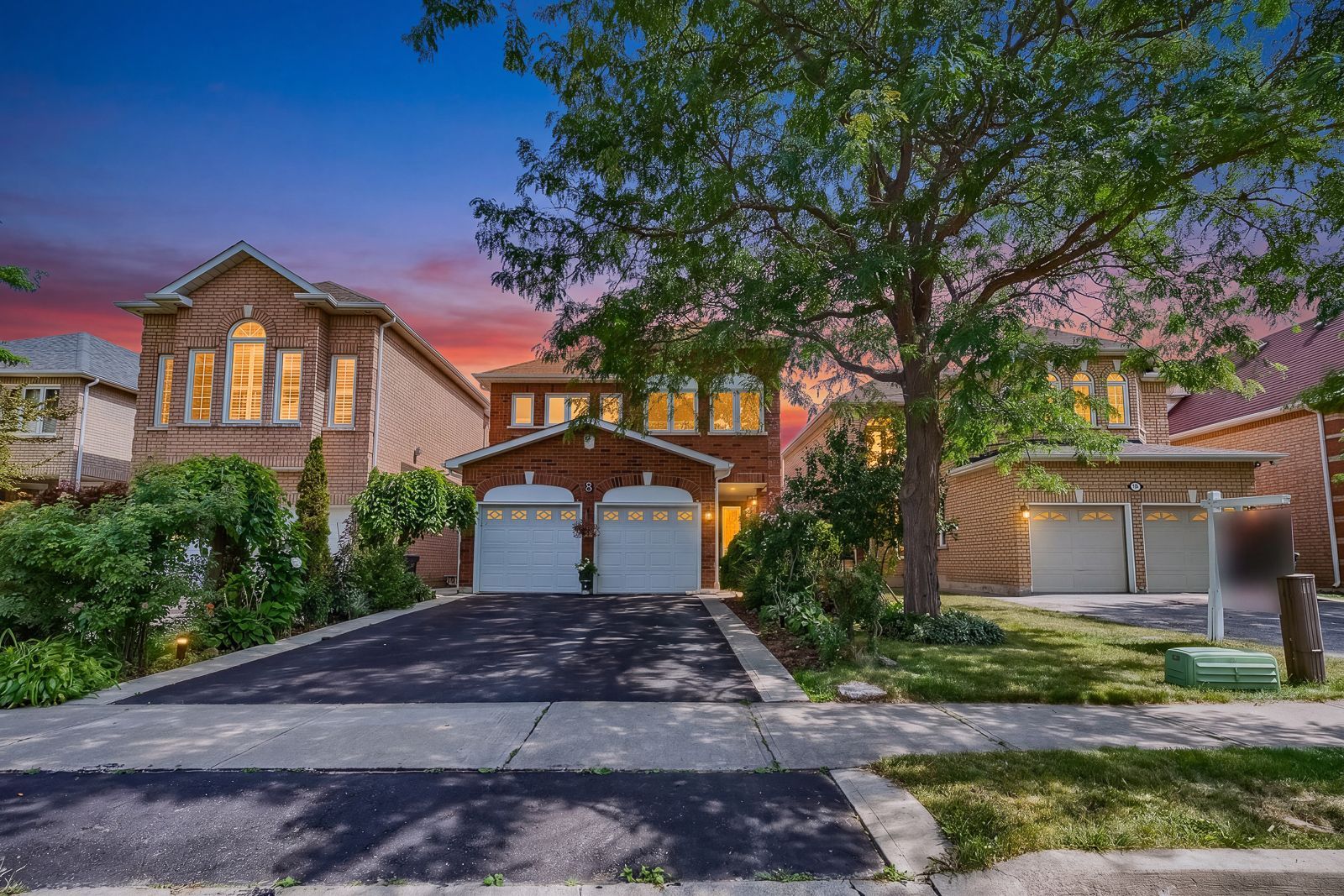 8 Sweet Briar Lane, Brampton, On L6z 4v3