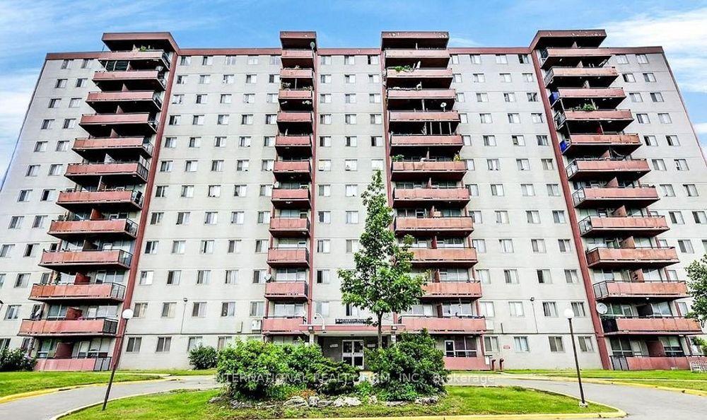 50 Lotherton Pathway 1111, Toronto, On M6b 2g8