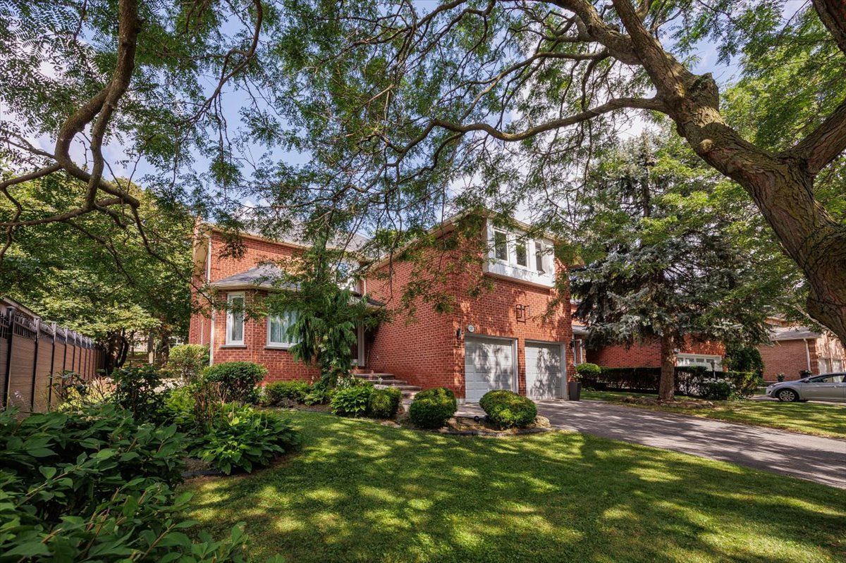 1207 Dogwood Crescent, Oakville, On L6j 7j2