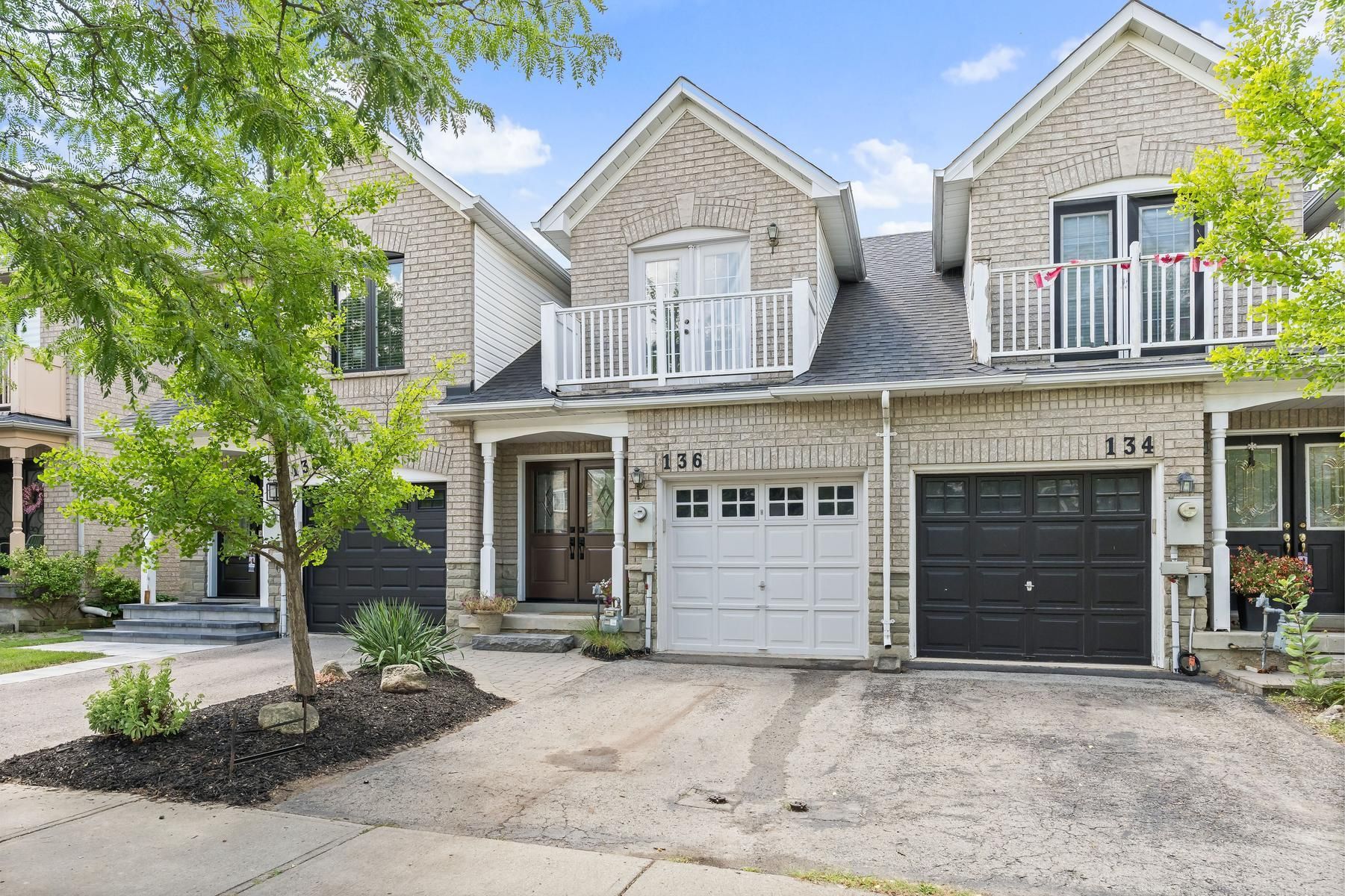 136 Dominion Gardens Drive, Halton Hills, On L7g 6b6