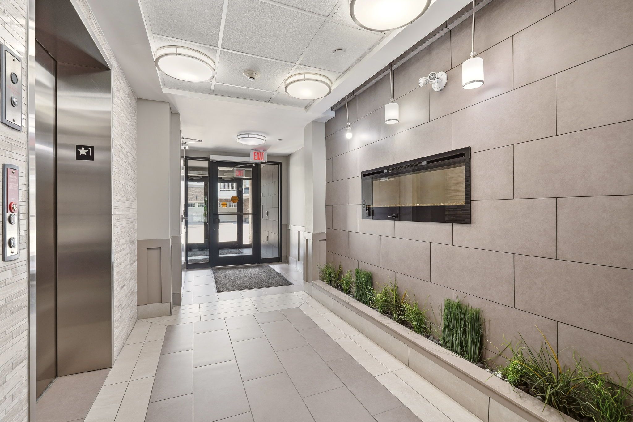 1045 Nadalin Heights 309, Milton, On L9t 8r5