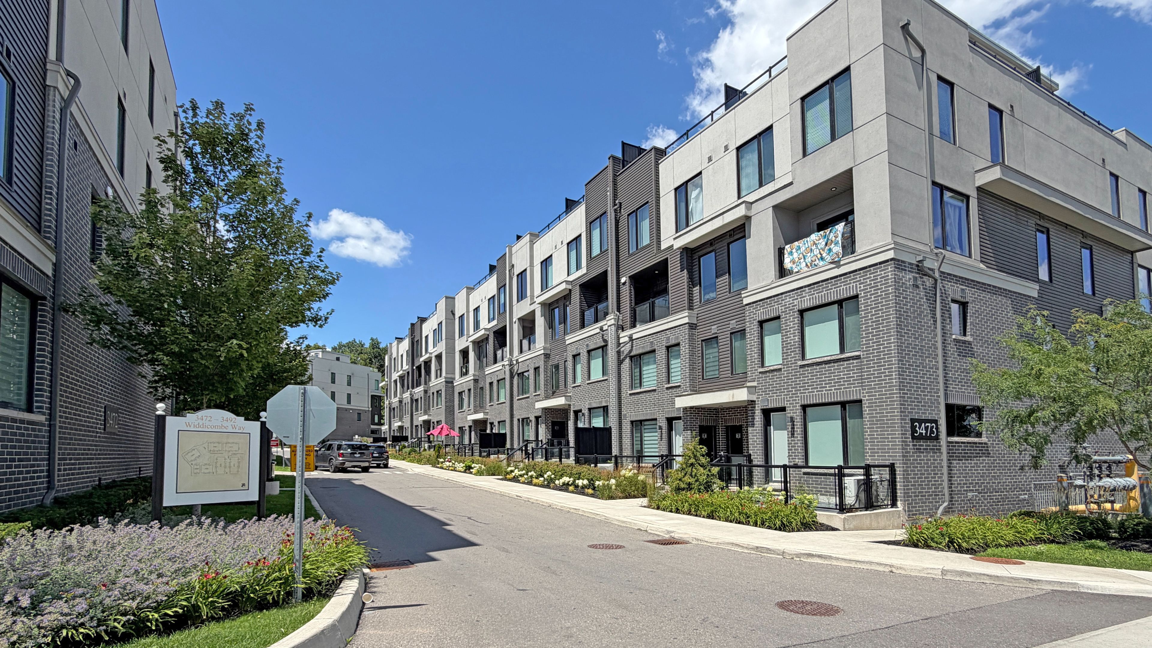 3473 Widdicombe Way 8, Mississauga, On L5l 0b8