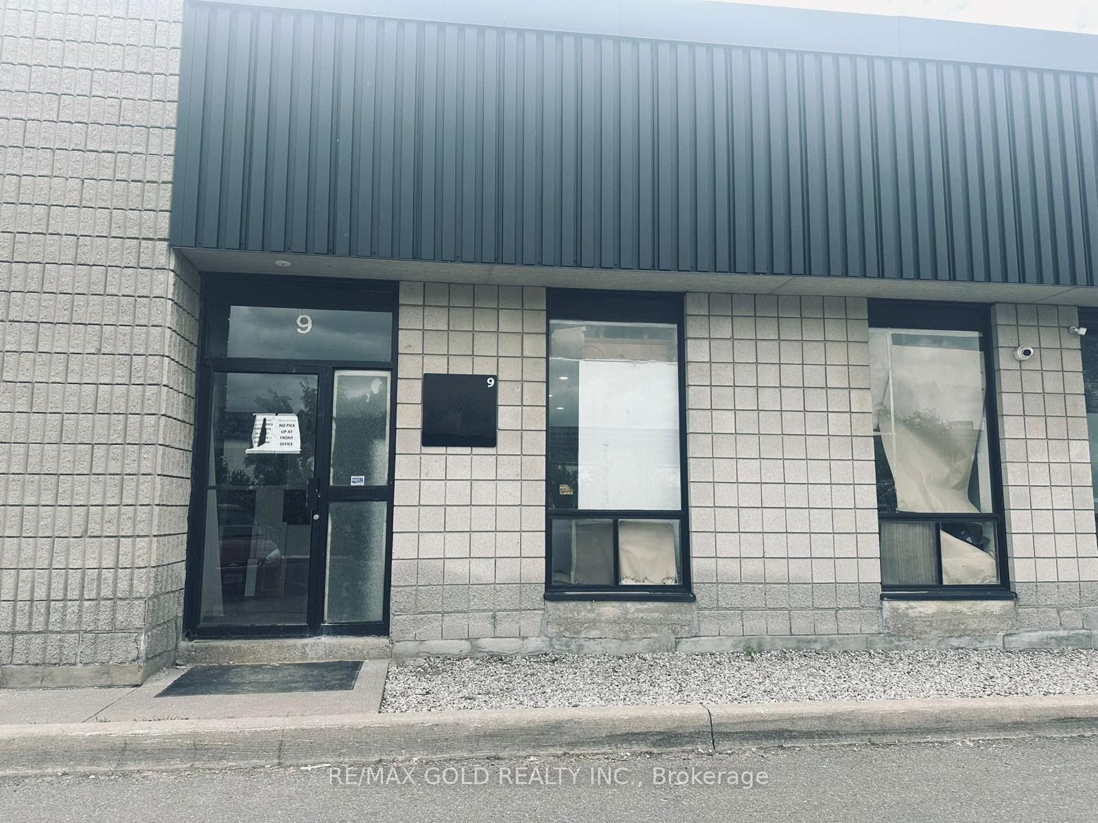173 Glidden Road 9, Brampton, On L6w 3l9