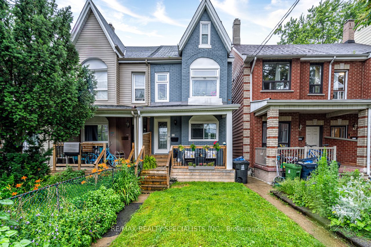 12 Wiltshire Avenue 1st Floor, Toronto, On M6n 2v9
