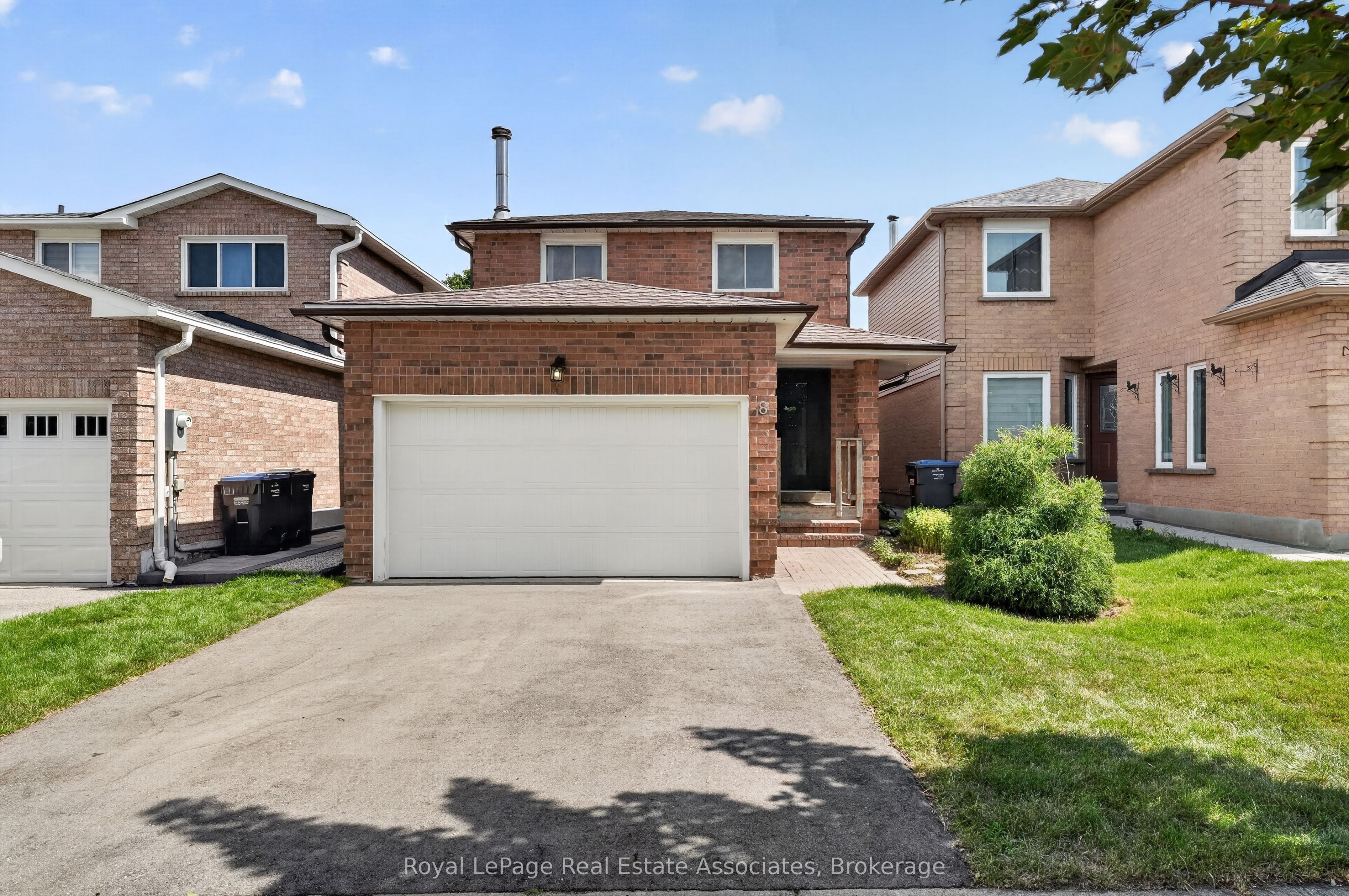 8 Horsham Street, Brampton, On L6x 3r5
