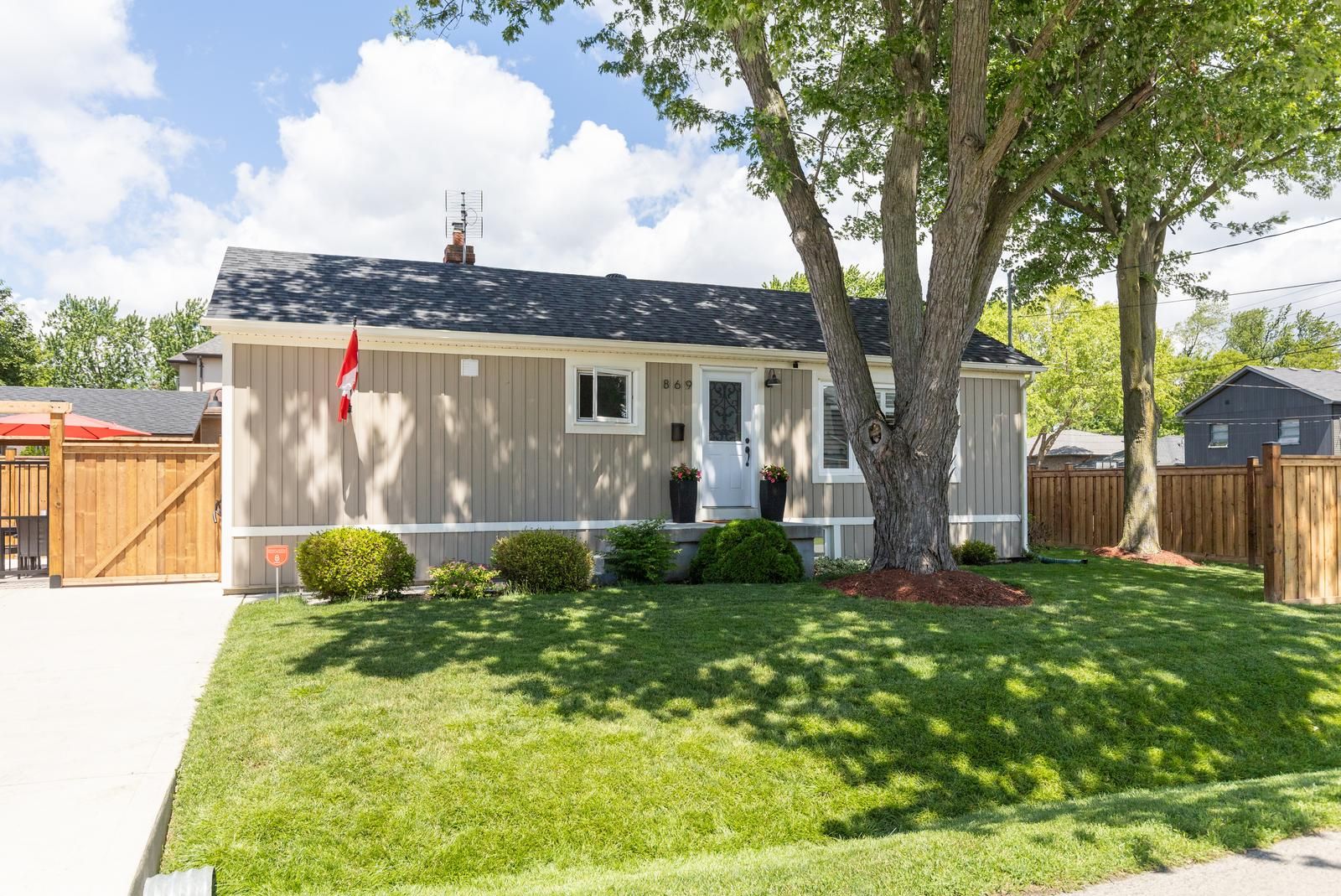 869 First Street, Mississauga, On L5e 1a6