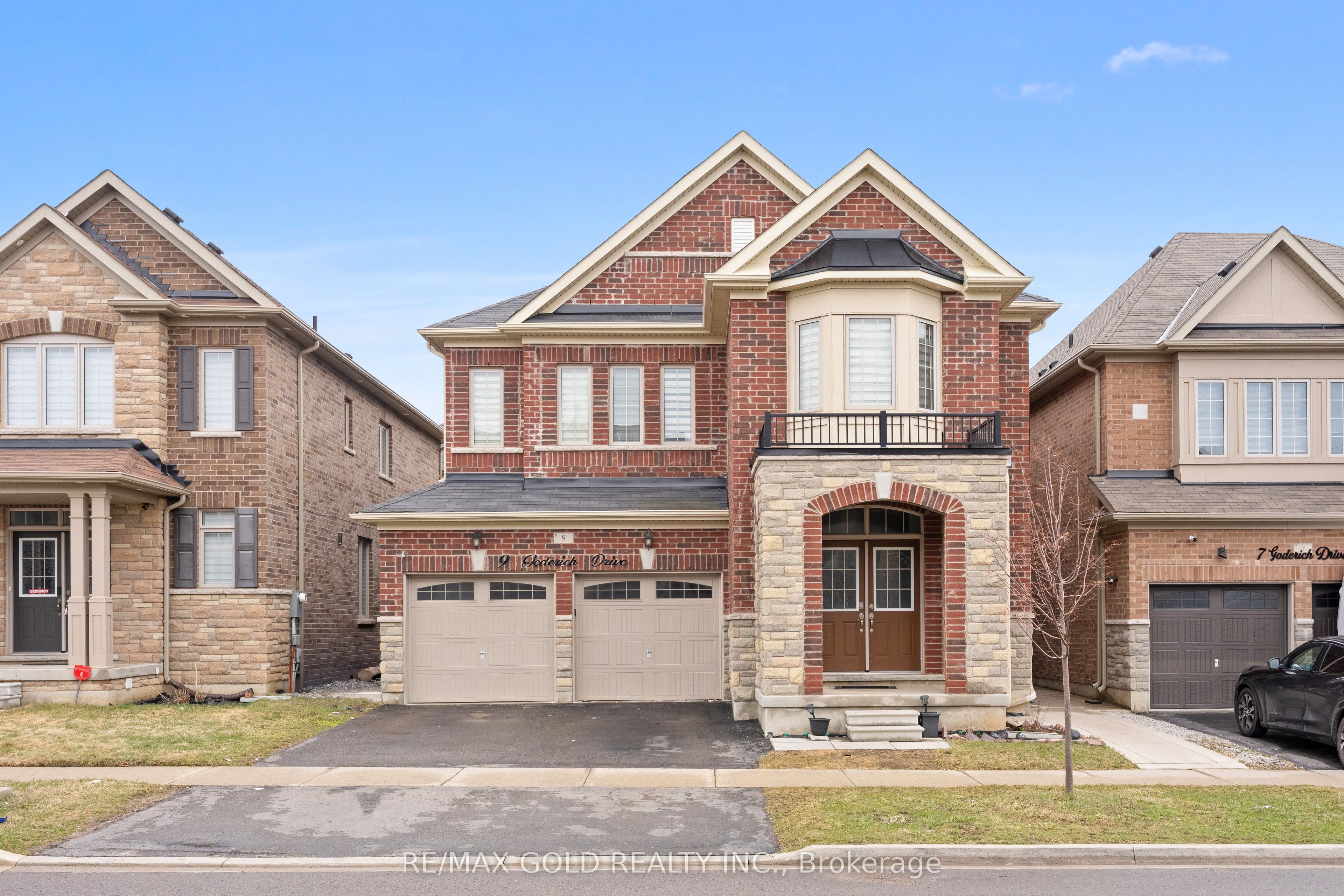 9 Goderich Drive, Brampton, On L7a 5a7