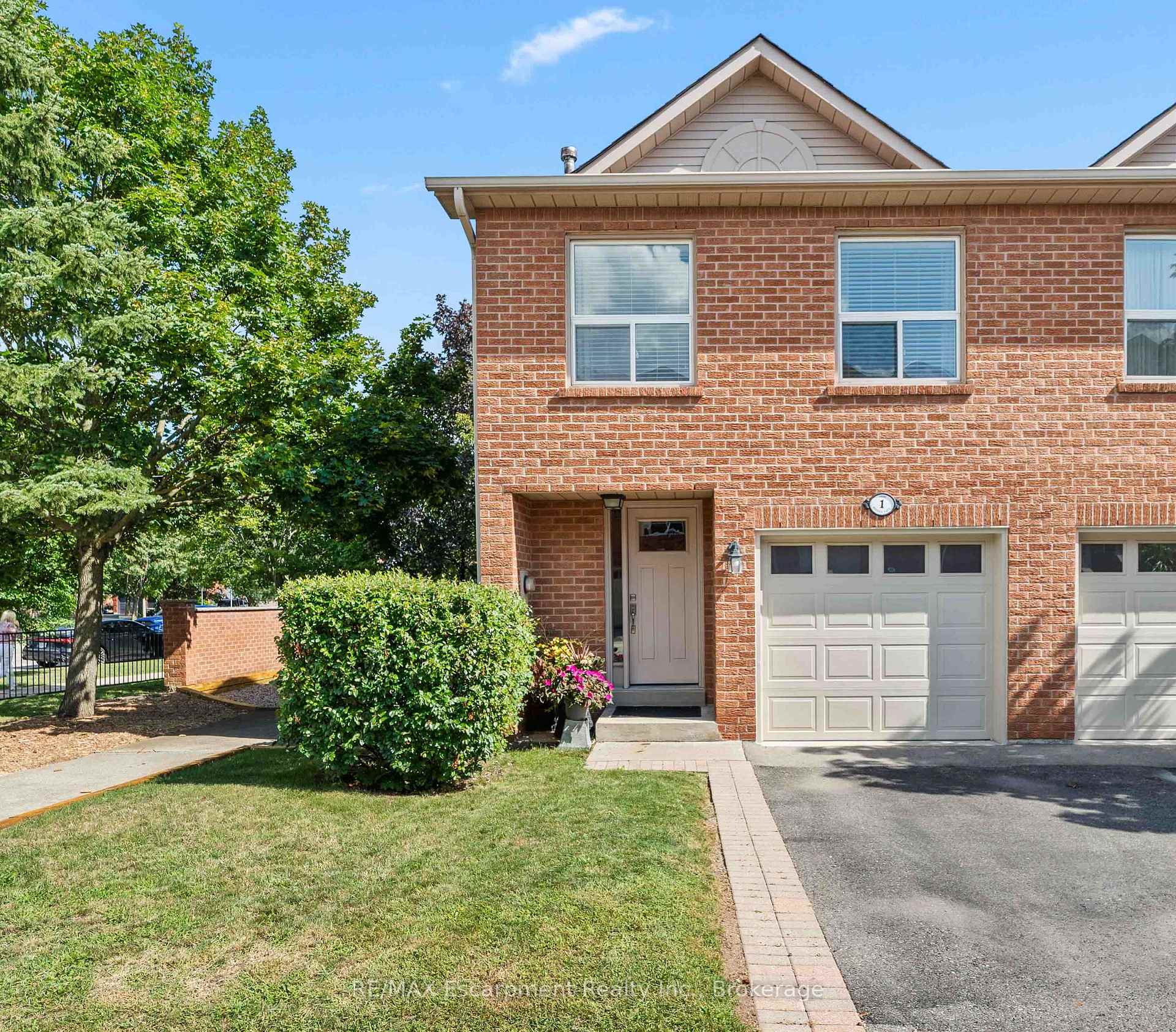 1500 Reeves Gate 1, Oakville, On L6m 3j4