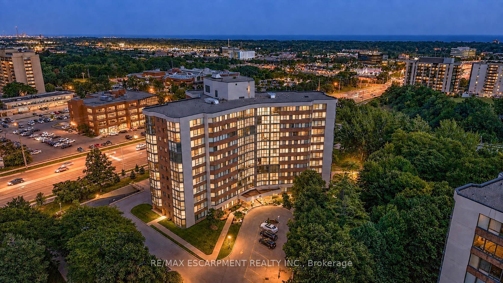 1230 Marlborough Court 202, Oakville, On L6h 3k6