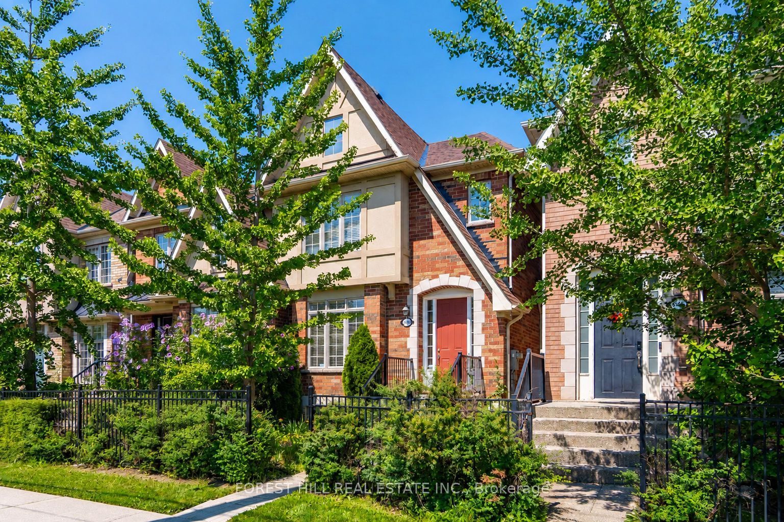 3549 Eglinton Avenue W, Mississauga, On L5m 7t3