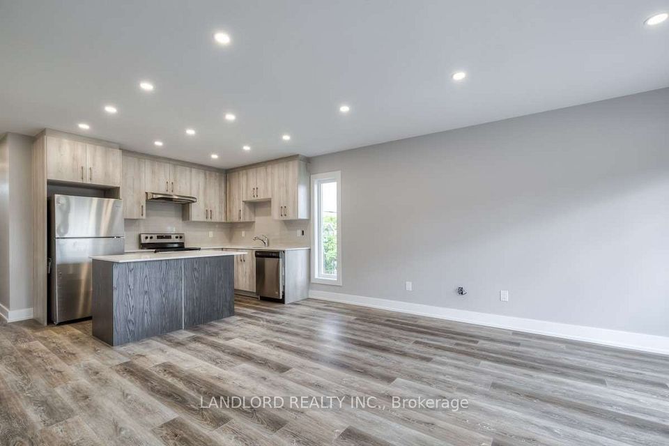 53 Rockcliffe Boulevard 3, Toronto, On M6n 4r3
