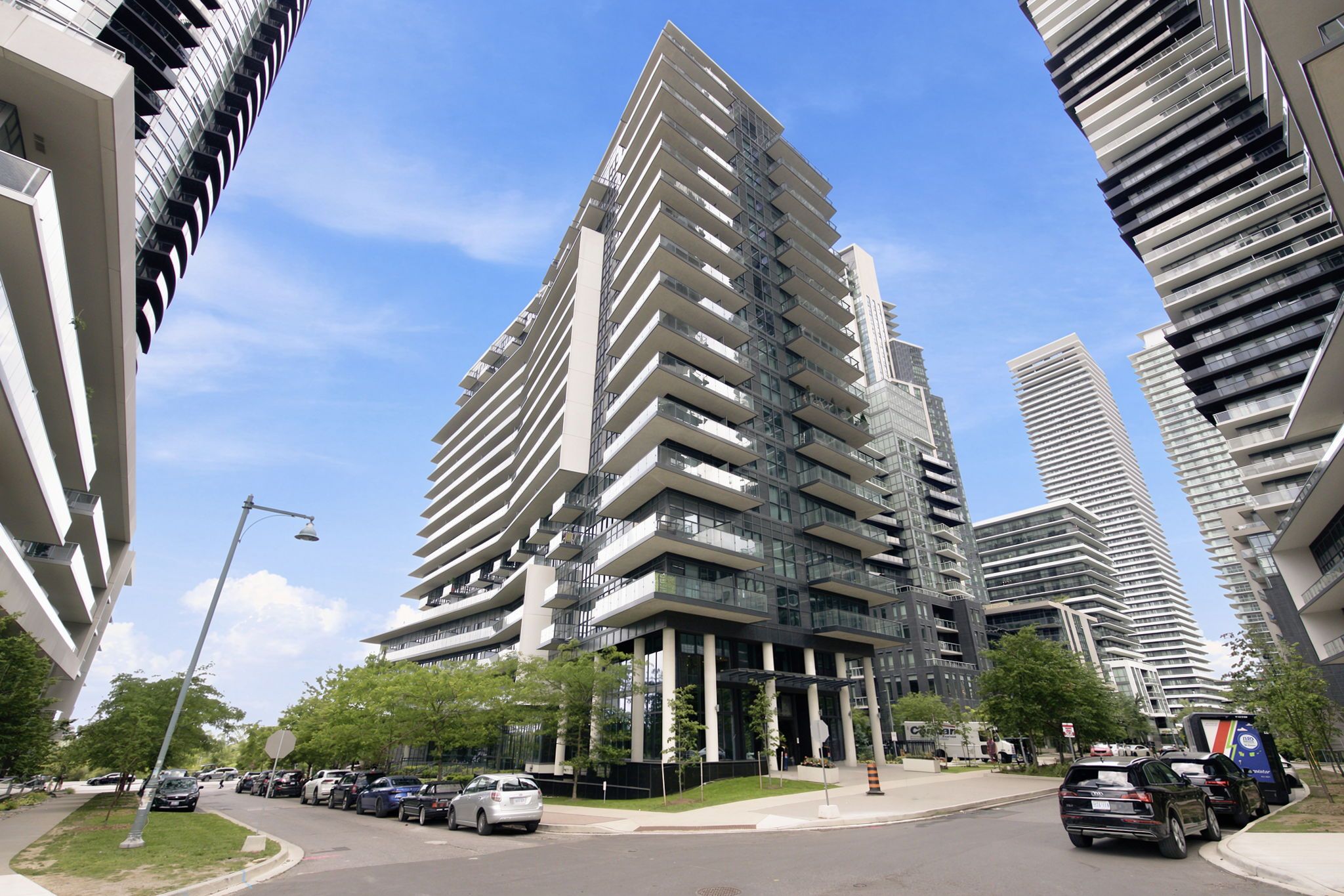 39 Annie Craig Drive Ph06, Toronto, On M8v 0h1