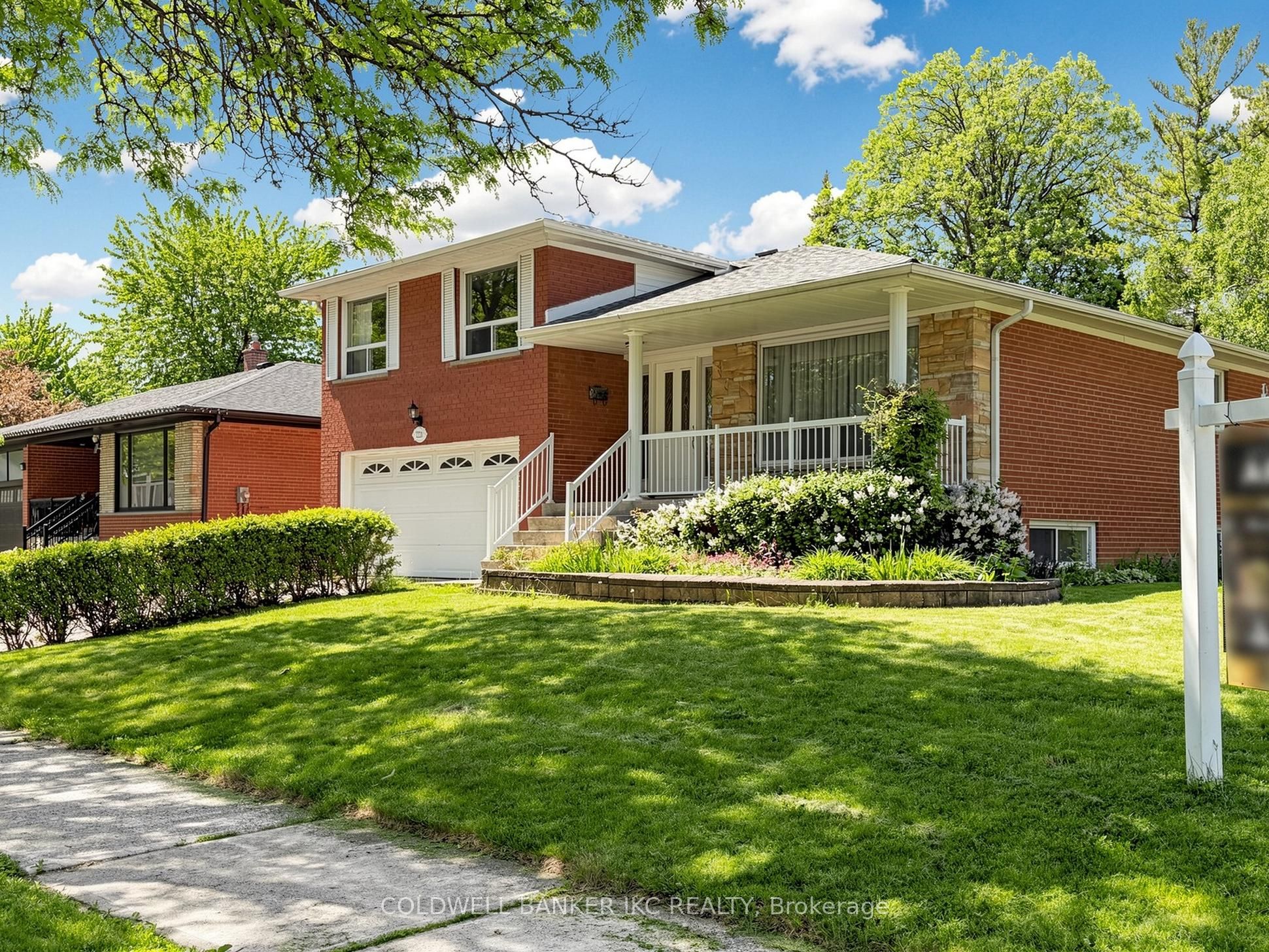 2220 Springfield Court, Mississauga, On L5k 1v2