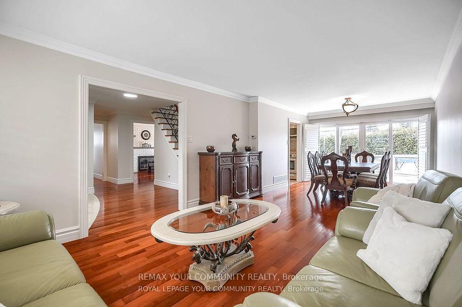 18 Terryellen Crescent, Toronto, On M9c 1h7