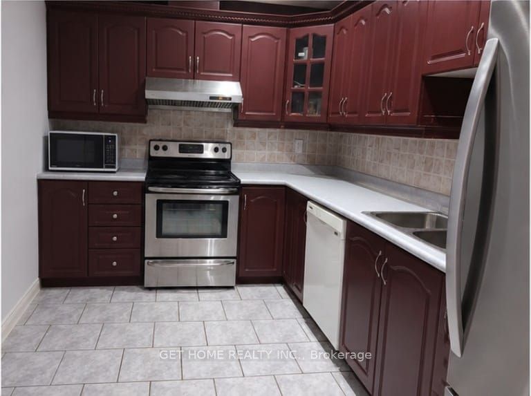 26 Crocker Drive Lower, Brampton, On L6p 1m8