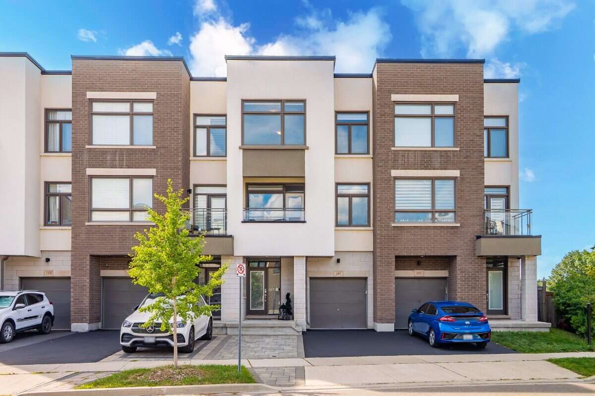 197 Fowley Drive, Oakville, On L6h 0p3