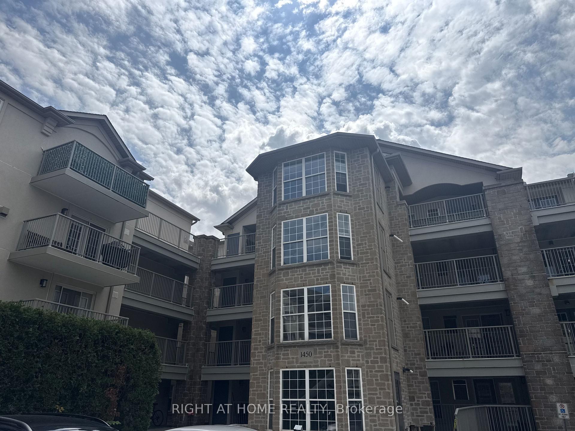 1450 Bishops Gate 113, Oakville, On L6m 4n1