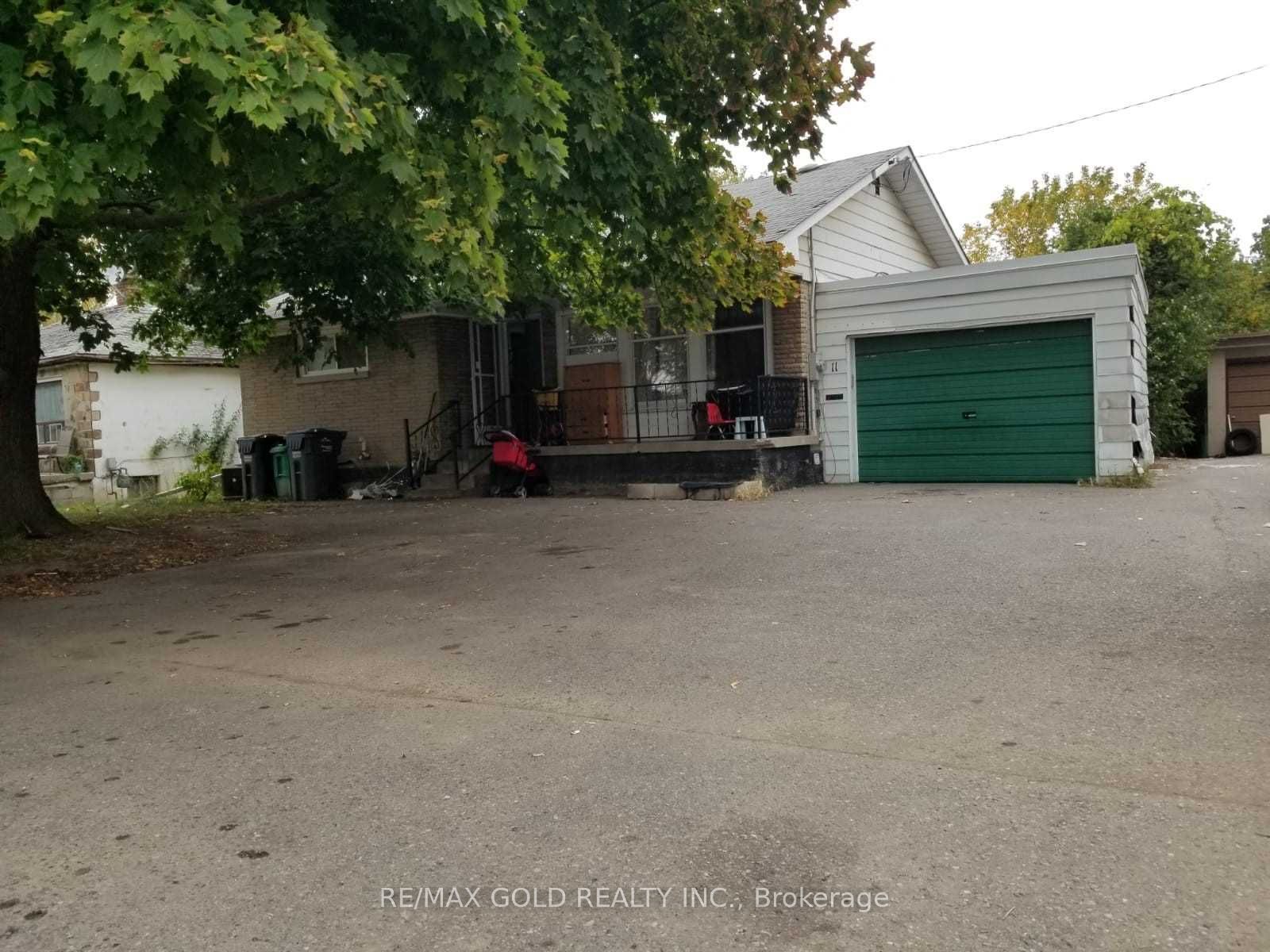 11 Mclaughlin Road, Brampton, On L6x 1y4