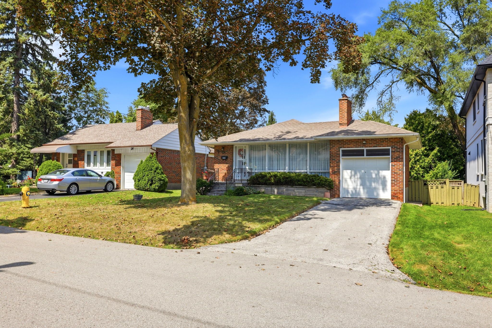 40 Kirk Bradden Road E, Toronto, On M8y 2e7