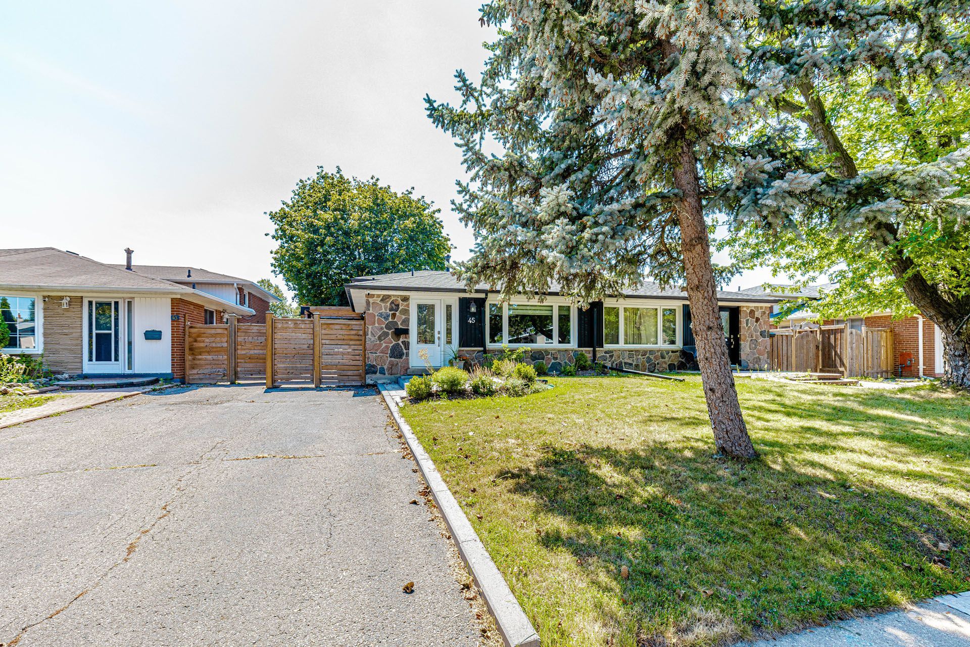 45 Grange Drive, Brampton, On L6x 2h1