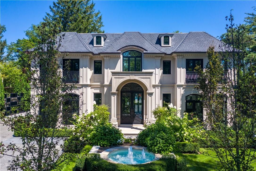 15 Chartwell Road, Oakville, On L6j 3z3