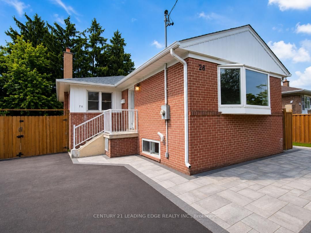 28 Eringate Drive, Toronto, On M9c 3y7