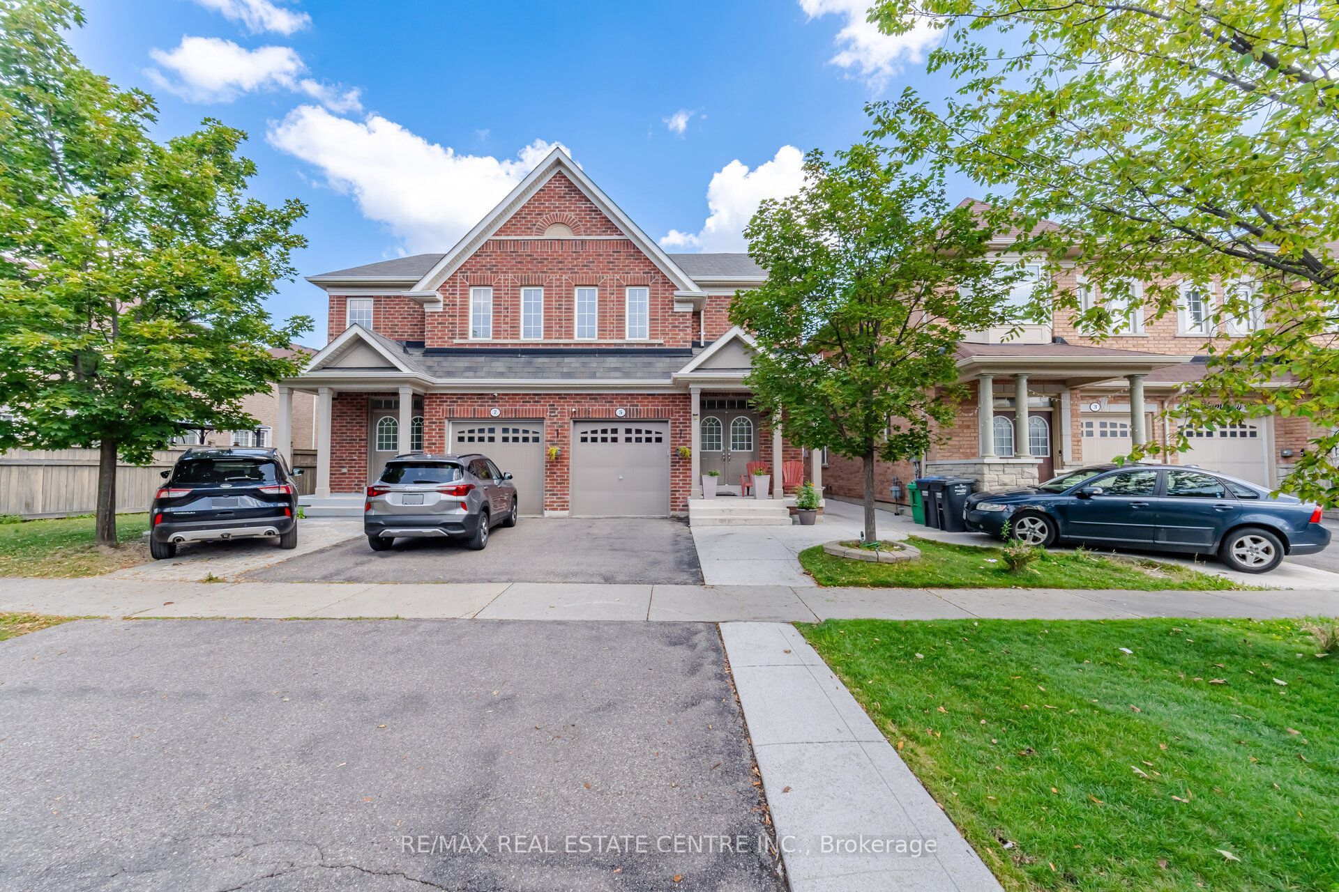 5 Delambray Street W, Brampton, On L6r 3r9