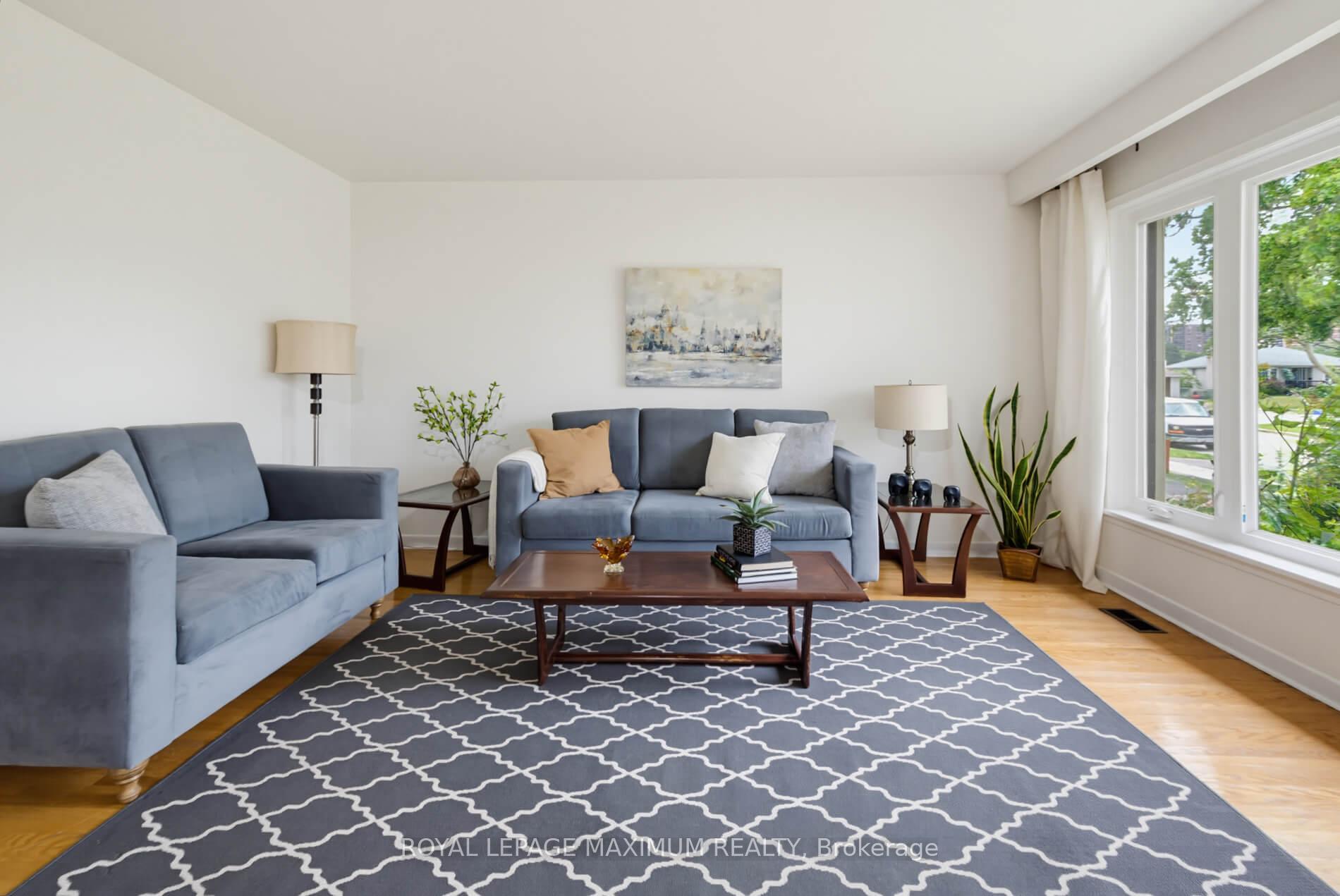 41 Strathavon Drive, Toronto, On M9v 2h4
