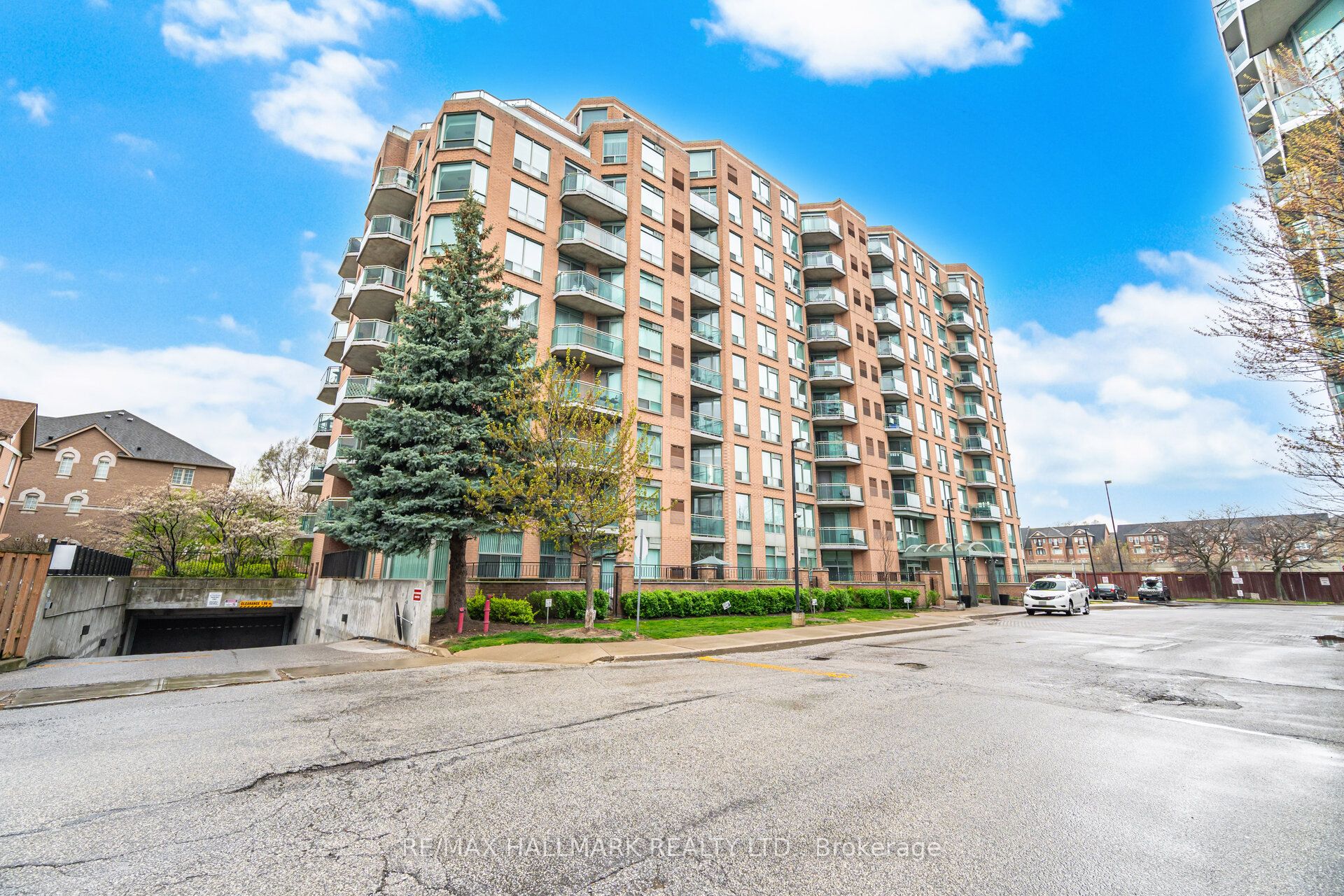 190 Manitoba Street 209, Toronto, On M8y 3y8