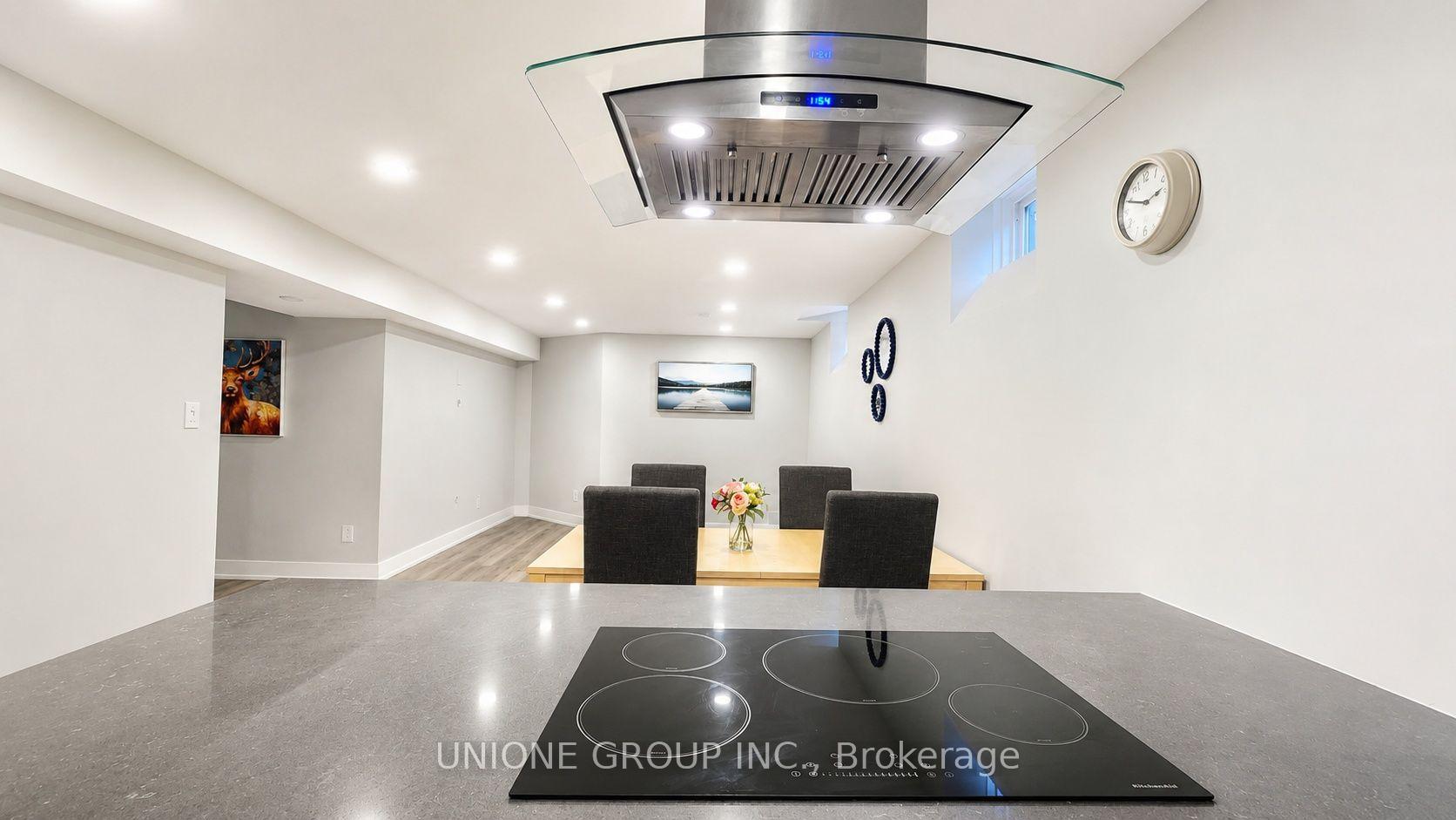 Lower 302 Leacock Avenue, Oakville, On L6h 5j2