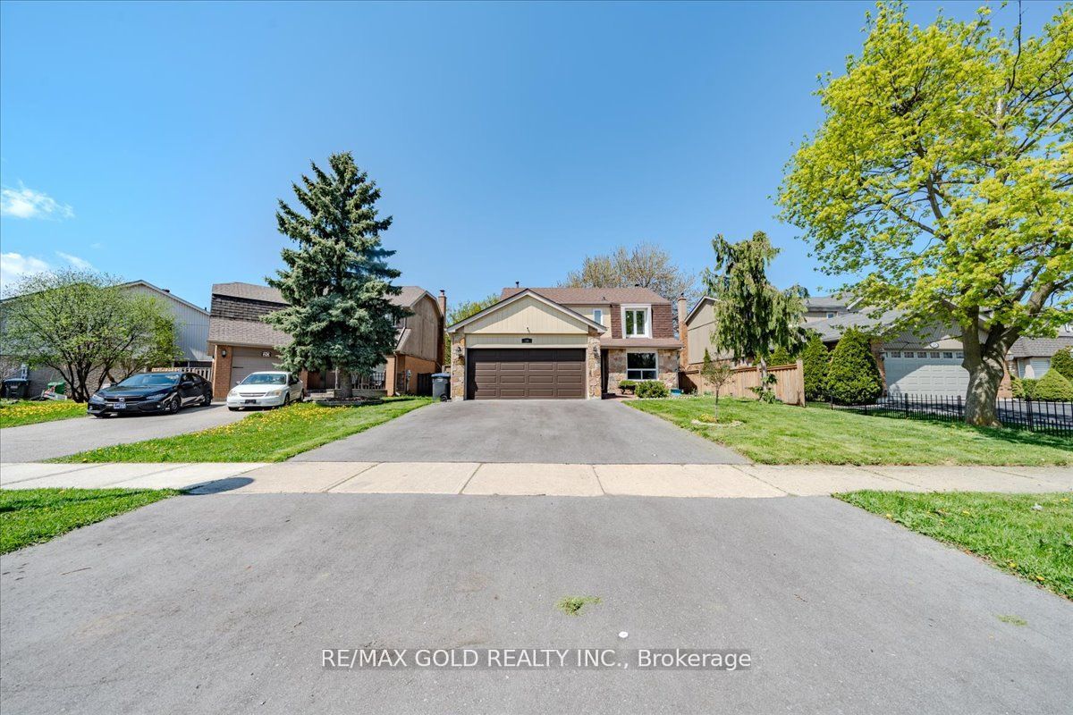18 Markham Street, Brampton, On L6s 2x7