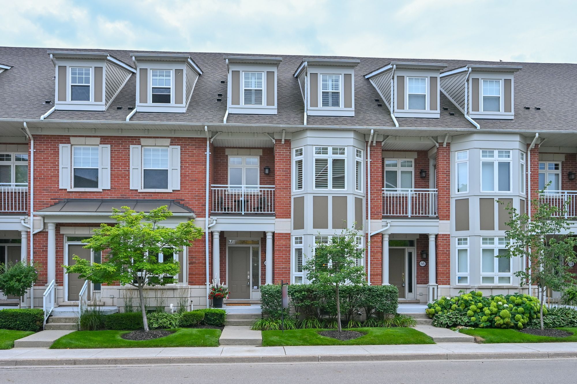 68 Compass Way 43, Mississauga, On L5g 4t8