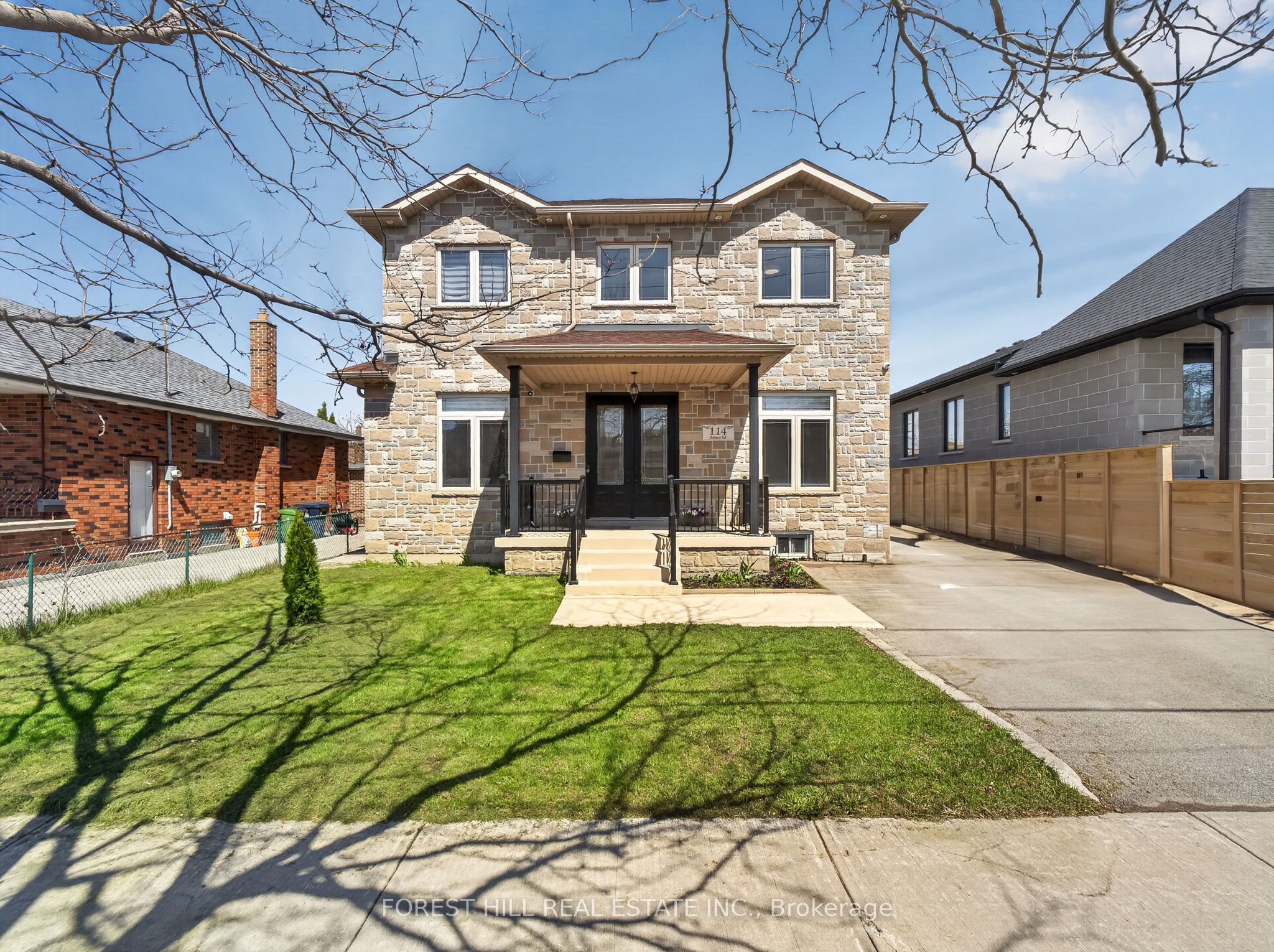 114 Regent Road, Toronto, On M3k 1h4