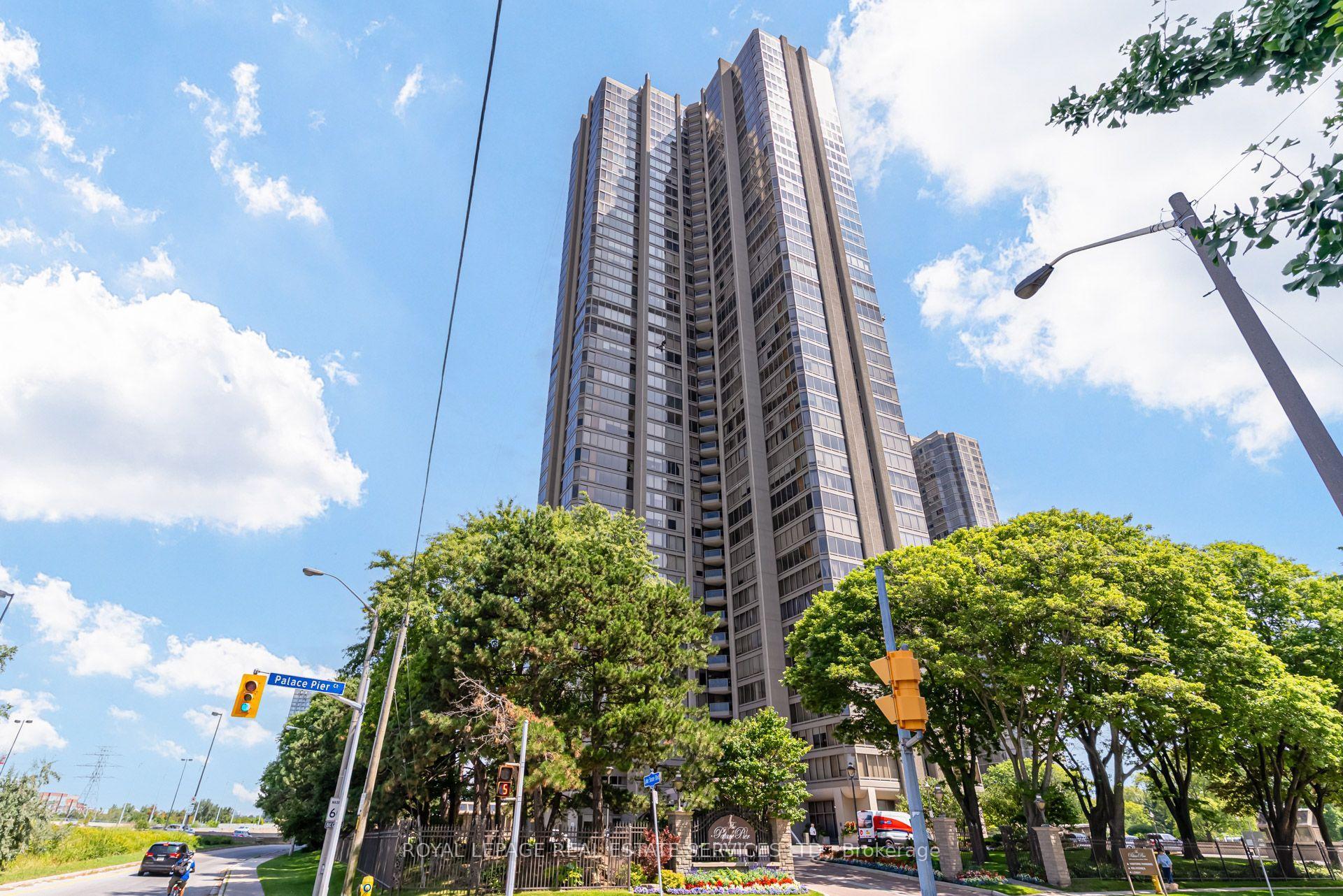 2045 Lake Shore Boulevard W 1610, Toronto, On M8v 2z6