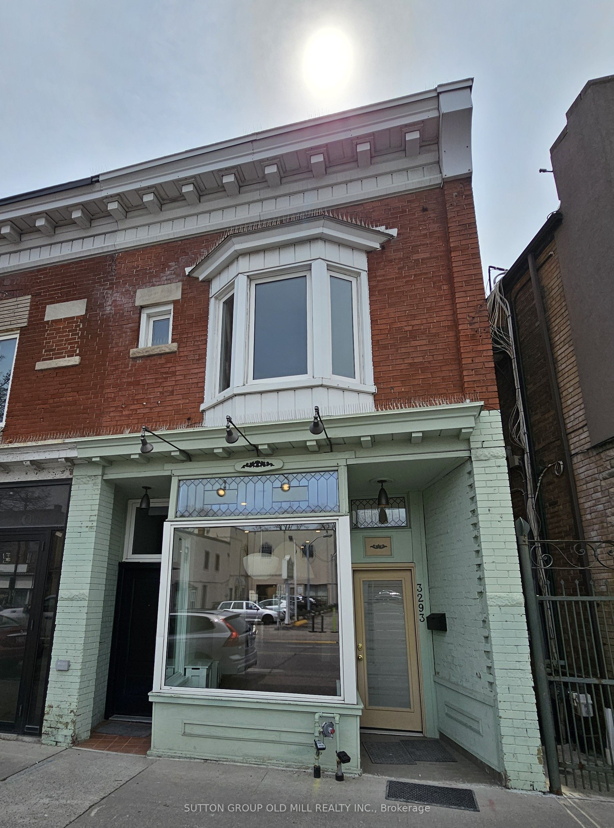 3293 Dundas Street W 2nd Floor, Toronto, On M6p 2a5