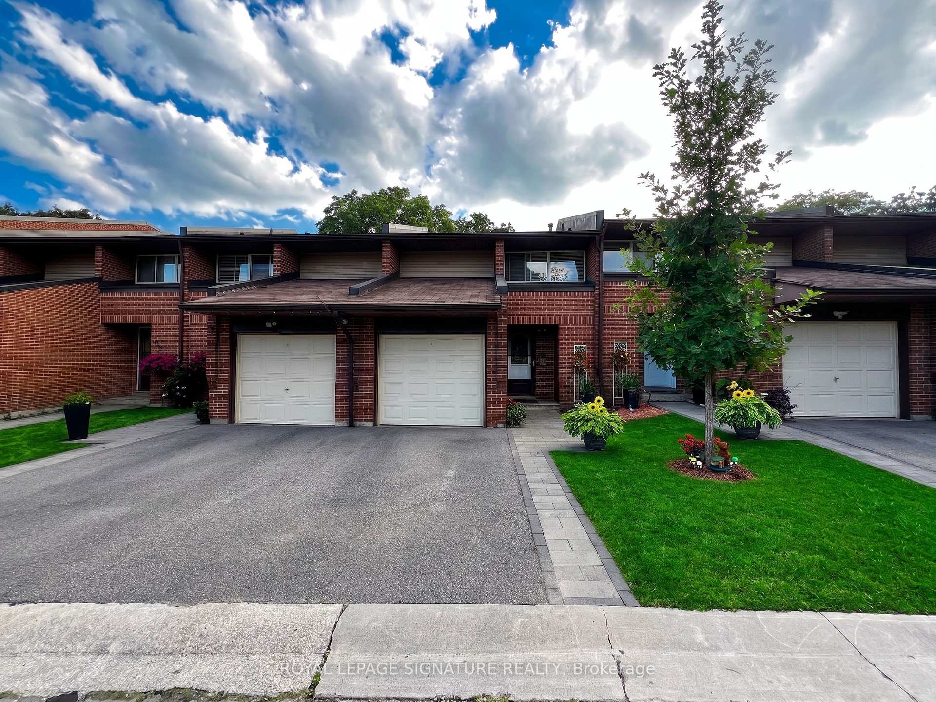 2301 Derry Road W 33, Mississauga, On L5n 2r4